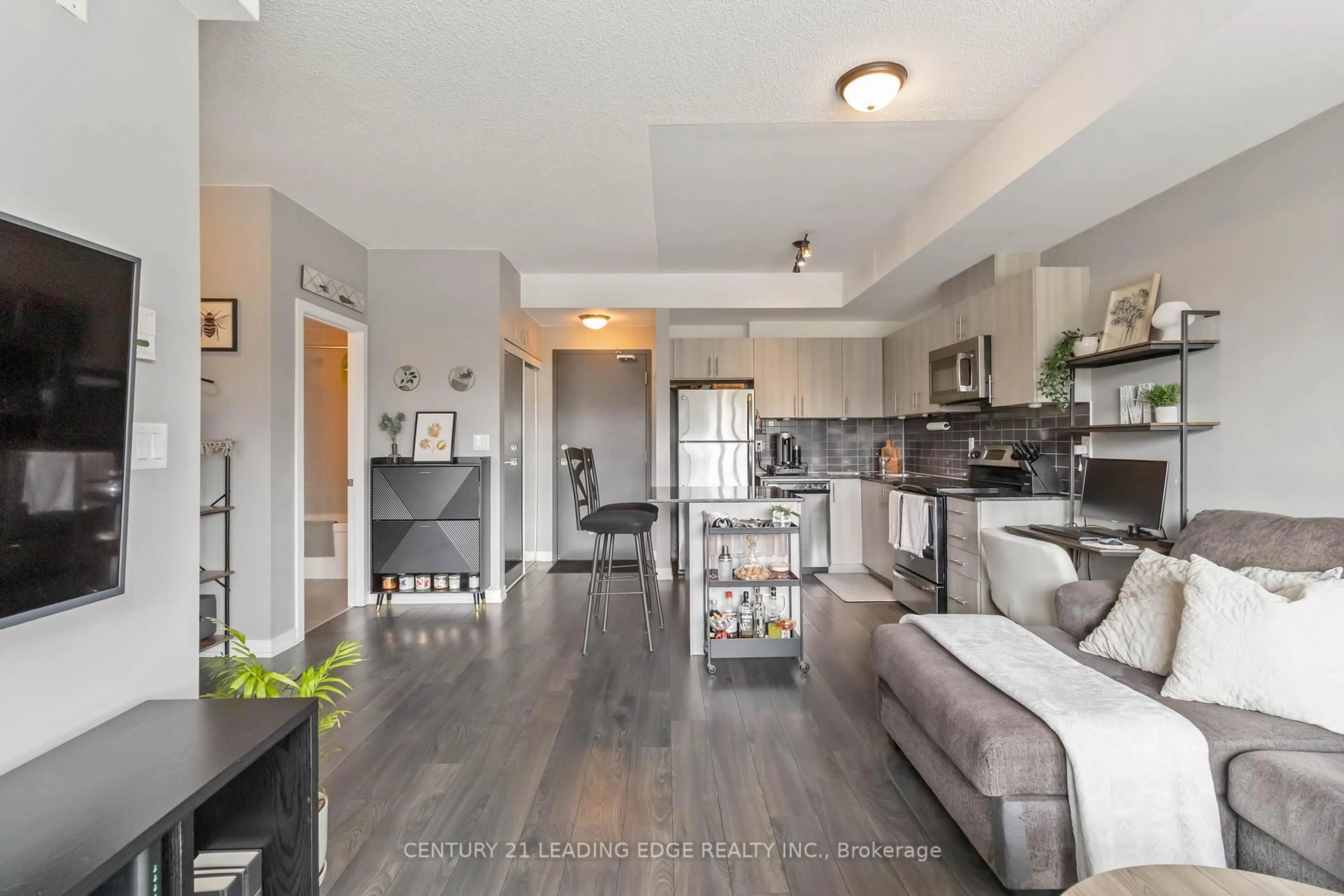 Open concept kitchen, unknown for 1284 Guelph Line #205, Burlington Ontario L7P 0T9