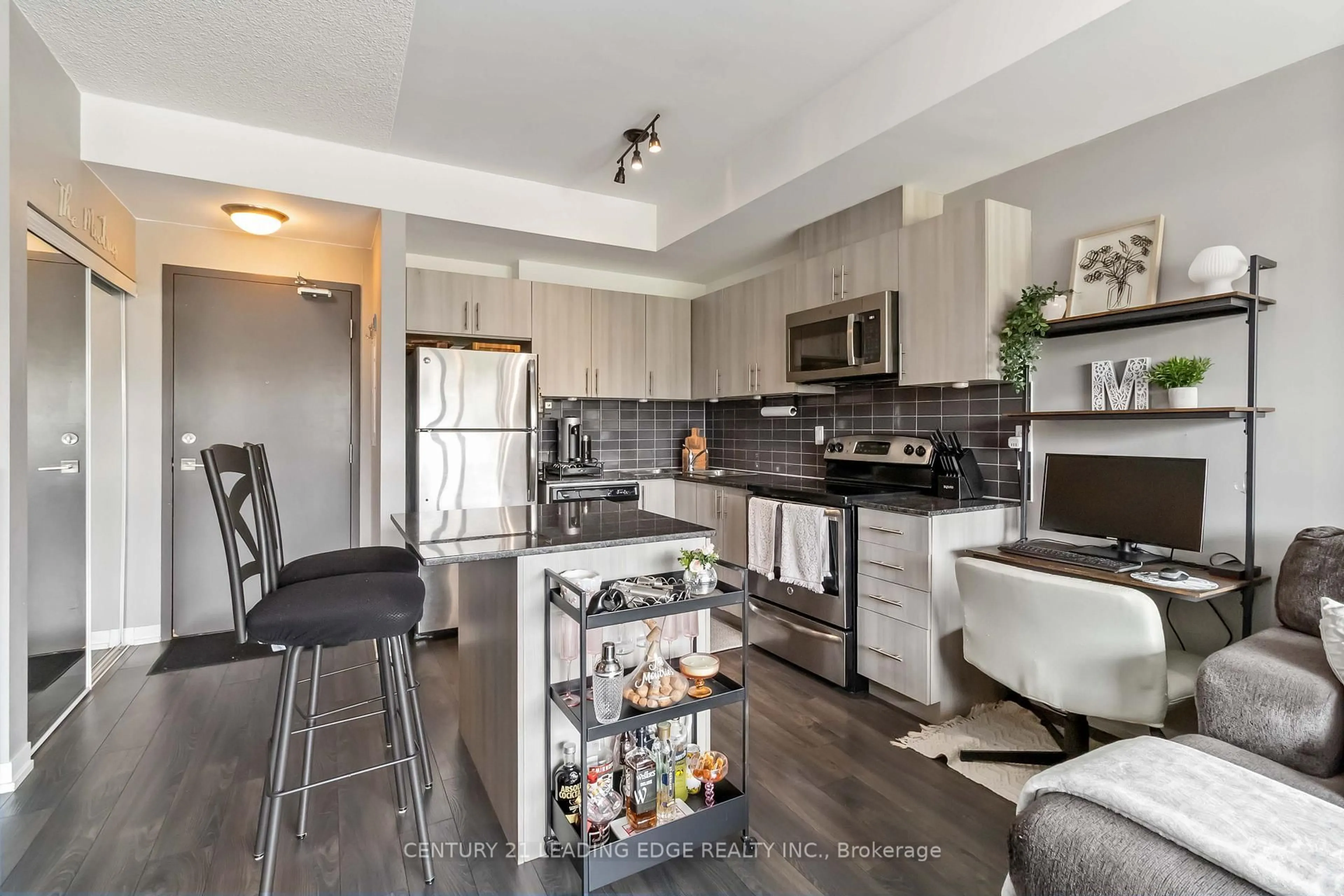 Open concept kitchen, unknown for 1284 Guelph Line #205, Burlington Ontario L7P 0T9