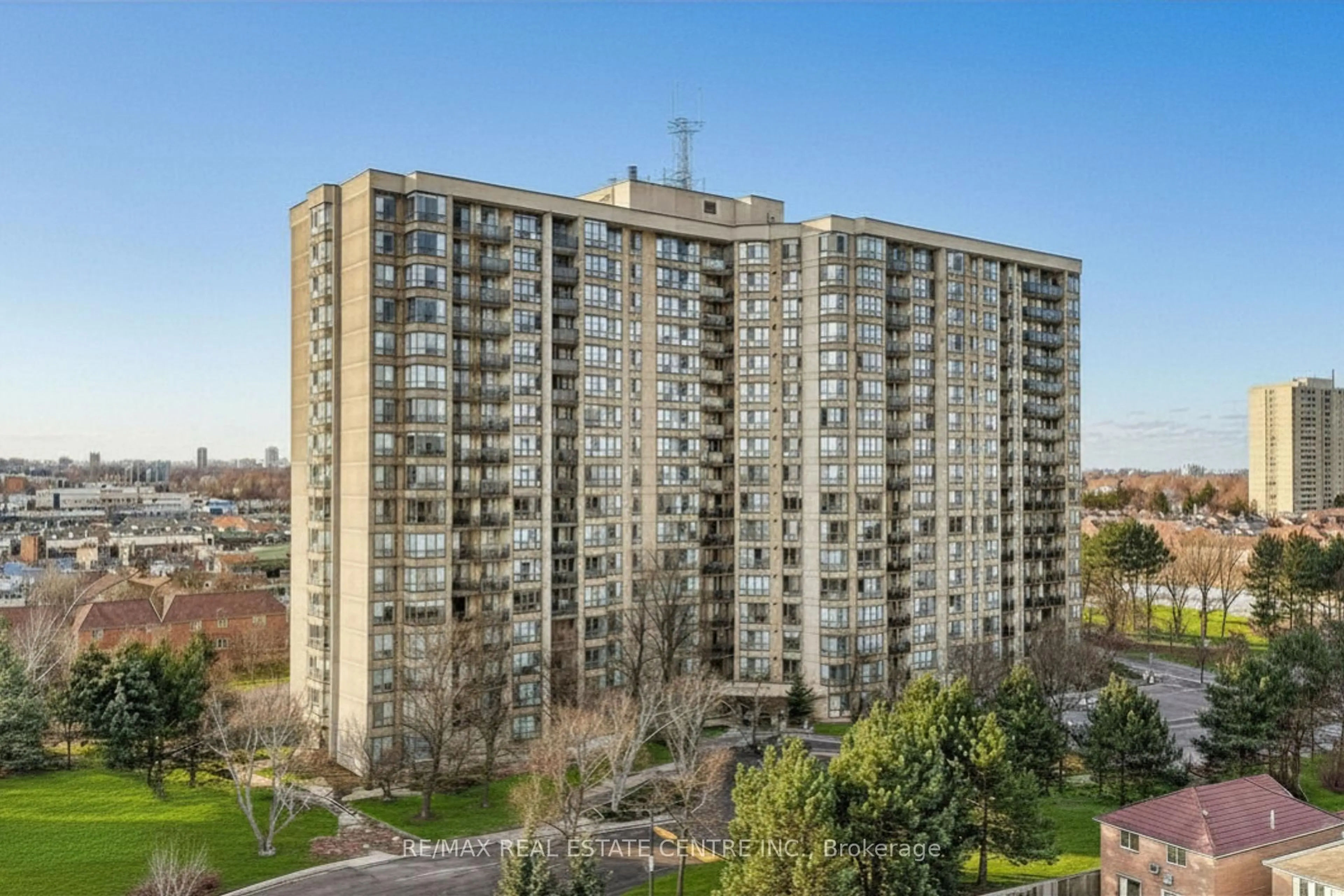 A pic from outside/outdoor area/front of a property/back of a property/a pic from drone, city buildings view from balcony for 20 Cherrytree Dr #806, Brampton Ontario L6Y 3V1