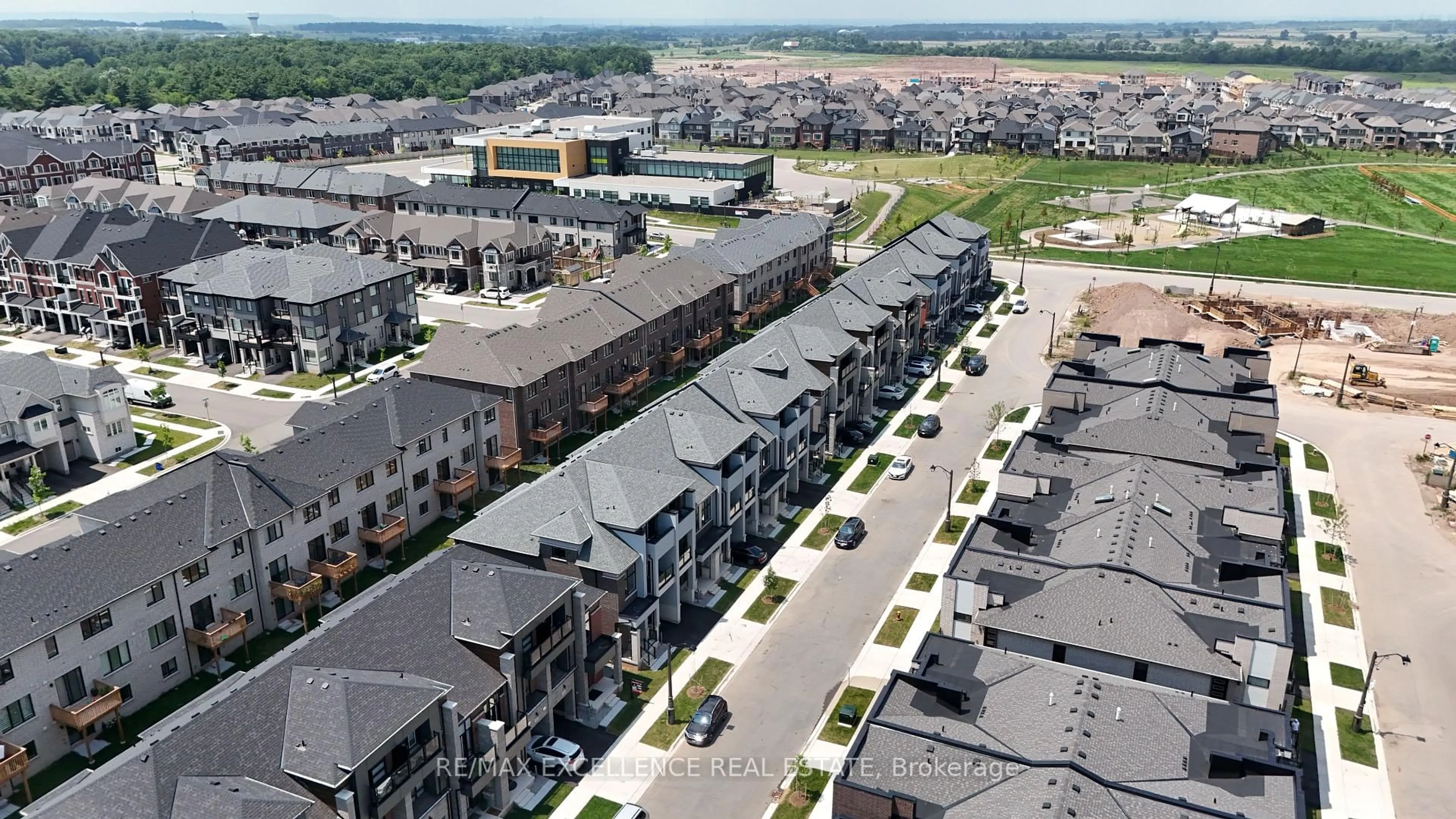 A pic from outside/outdoor area/front of a property/back of a property/a pic from drone, street for 1246 Anthonia Tr, Oakville Ontario L6H 7Y7