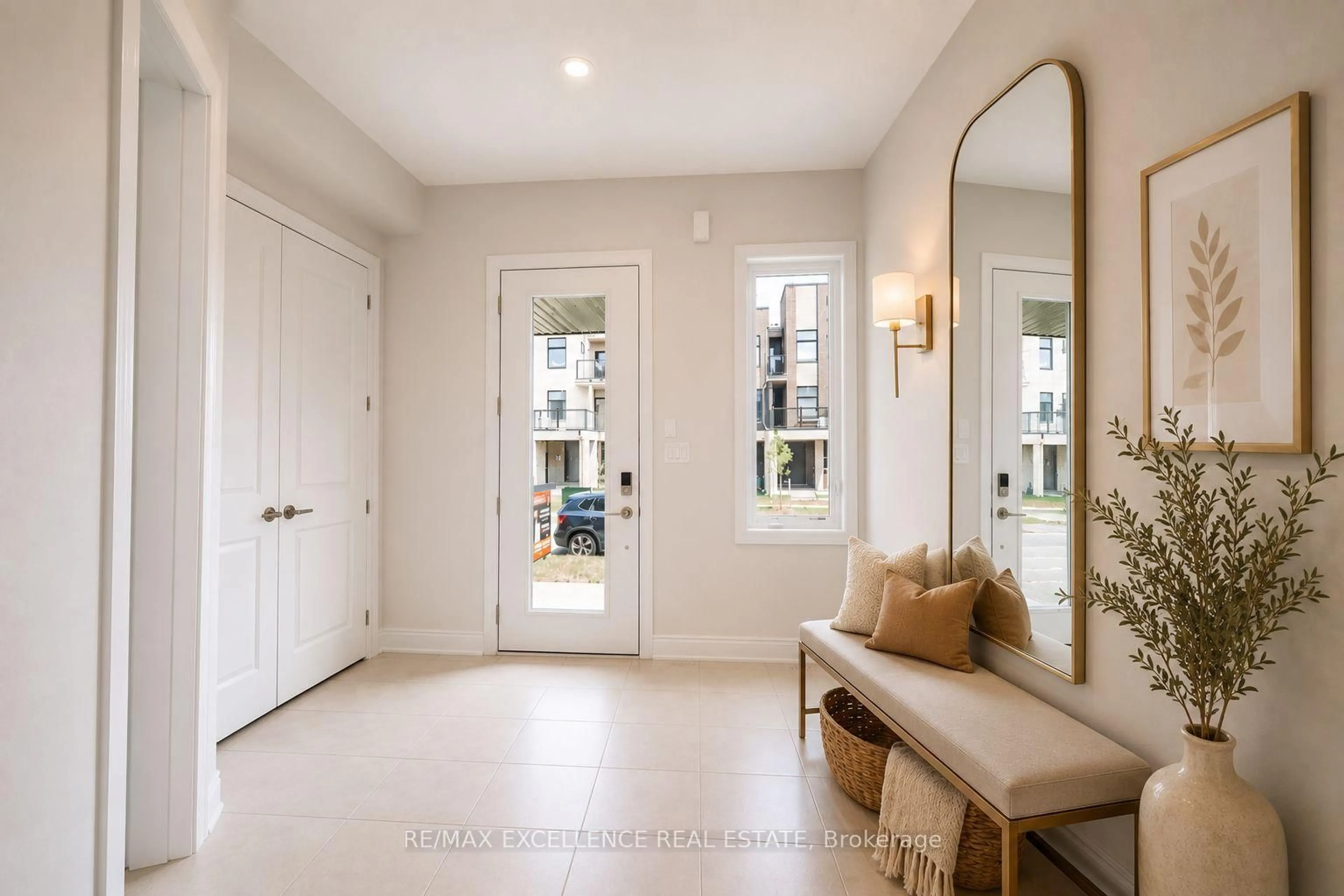 Indoor entryway for 1246 Anthonia Tr, Oakville Ontario L6H 7Y7