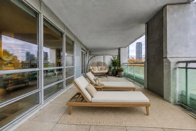 16 Brookers Lane #203, Toronto 3
