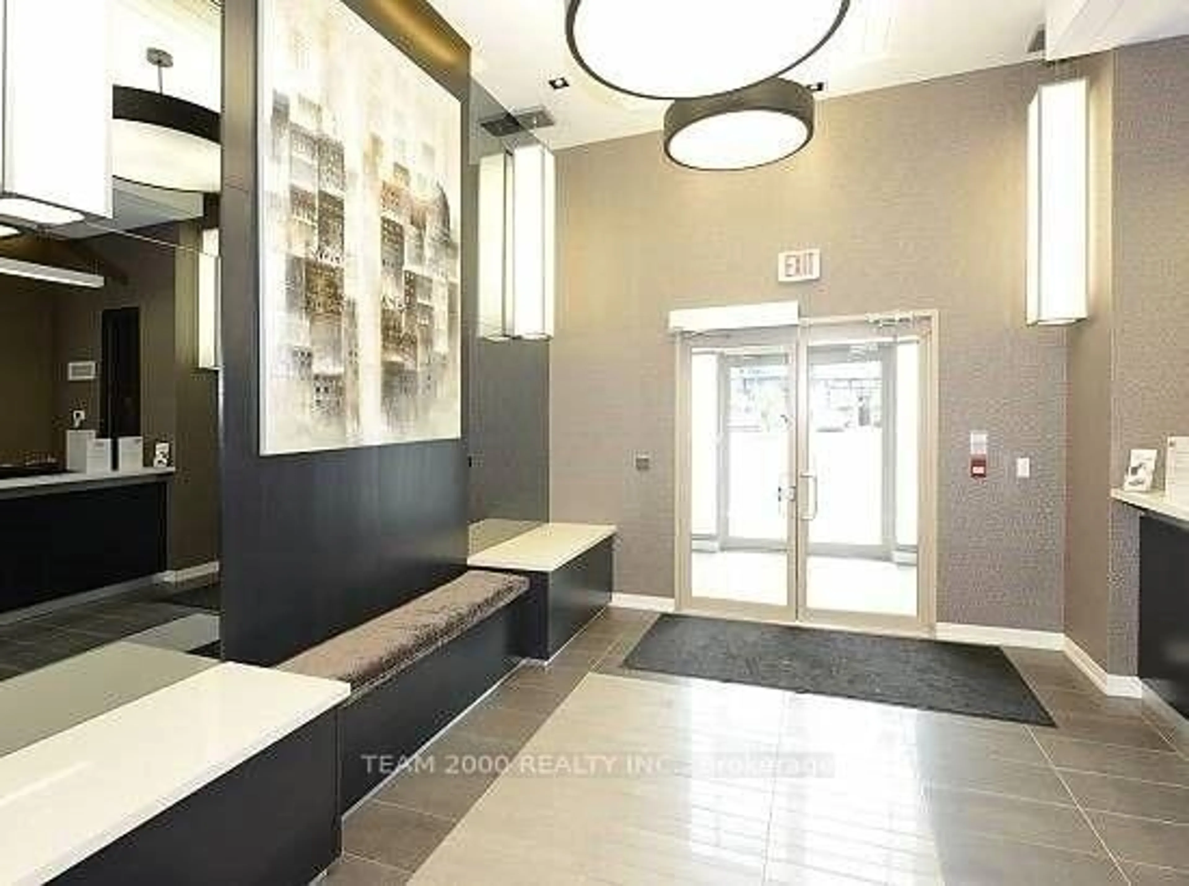 Indoor foyer for 5101 Dundas St #602, Toronto Ontario M9A 5G8