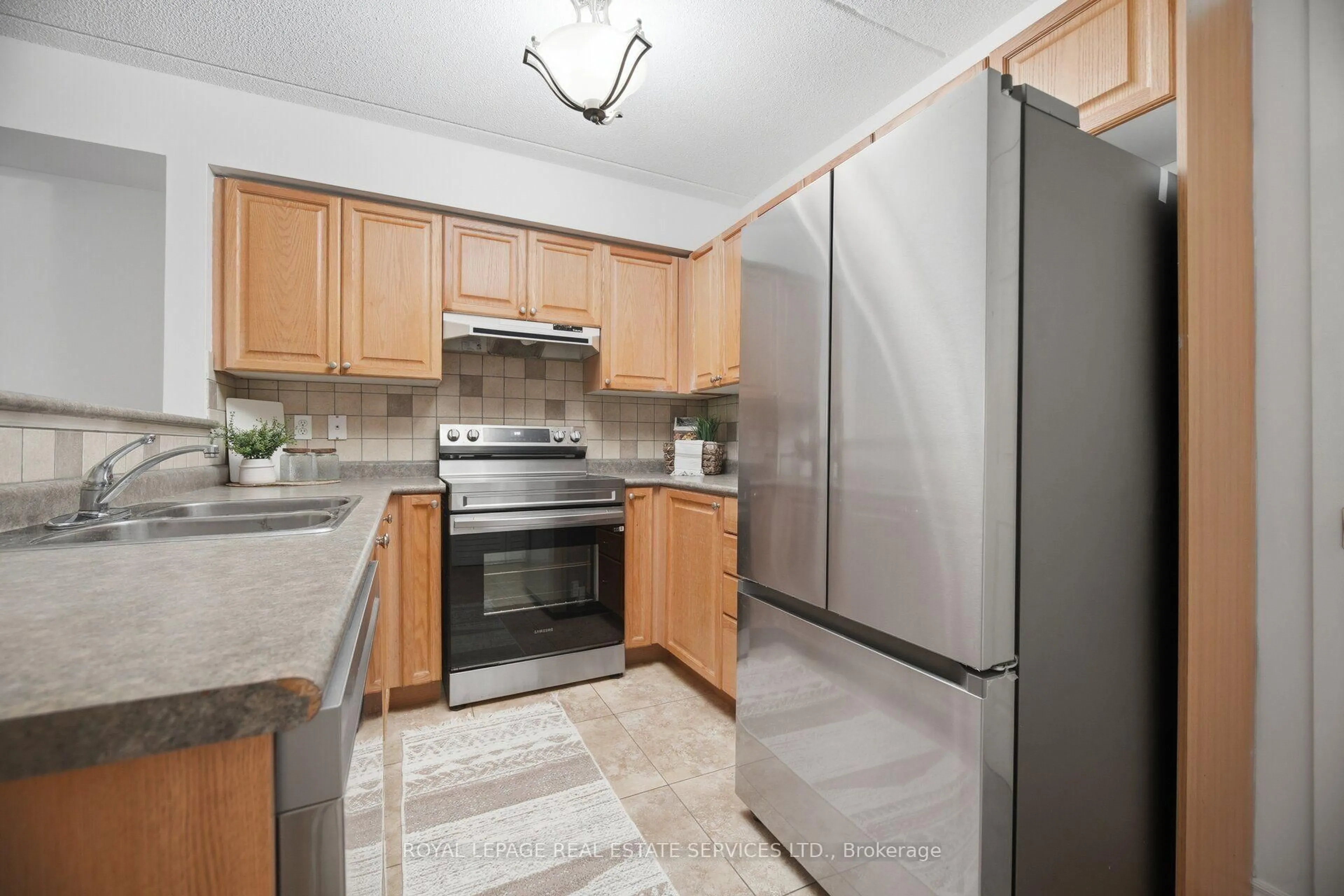 Standard kitchen, unknown for 1490 Bishops Gate #209, Oakville Ontario L6M 4N3