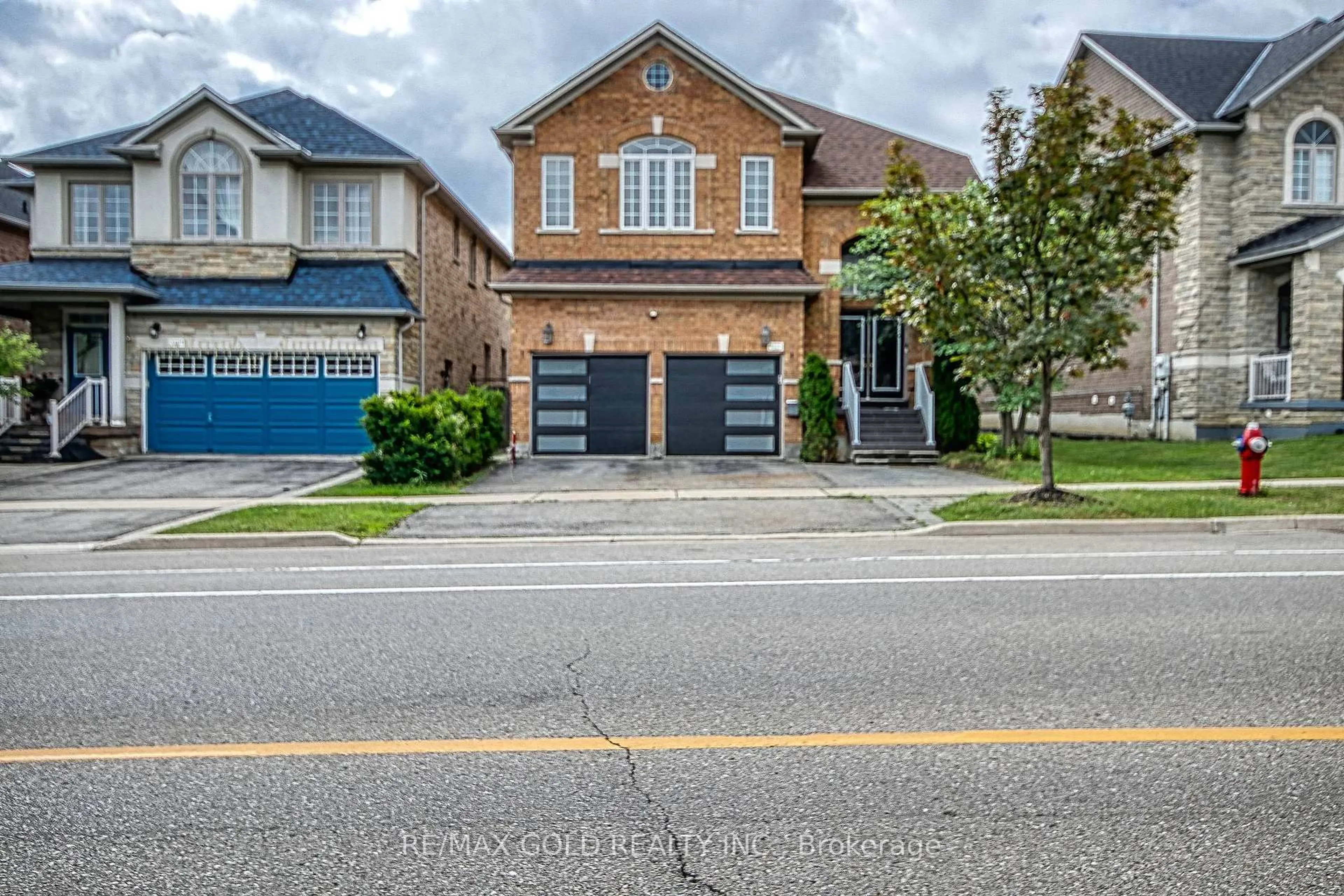 Home with brick exterior material, street for 3428 Erin Centre Blvd, Mississauga Ontario L5M 8C2