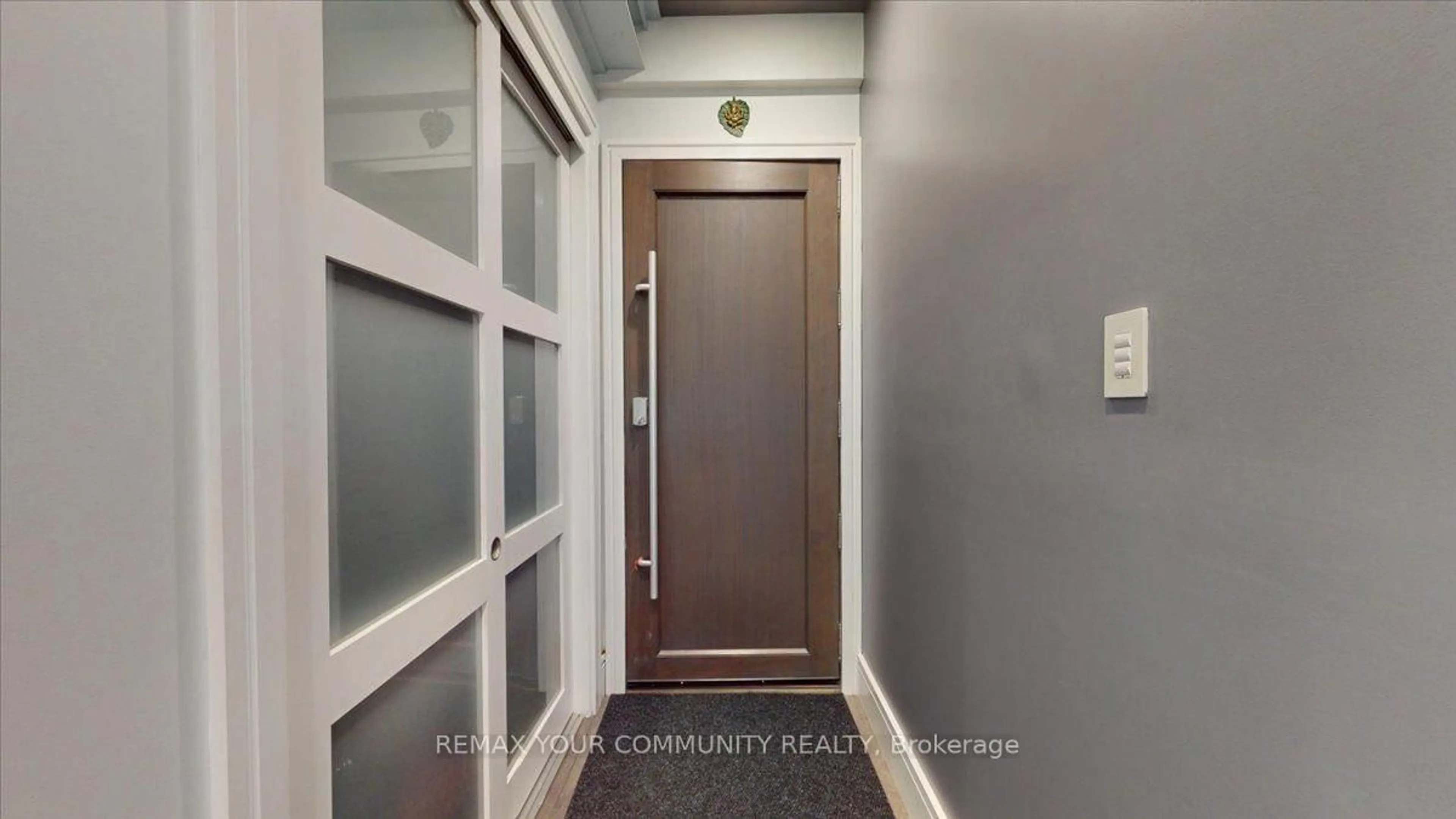 Indoor entryway for 64 Aviemore Dr, Toronto Ontario M9L 2L7