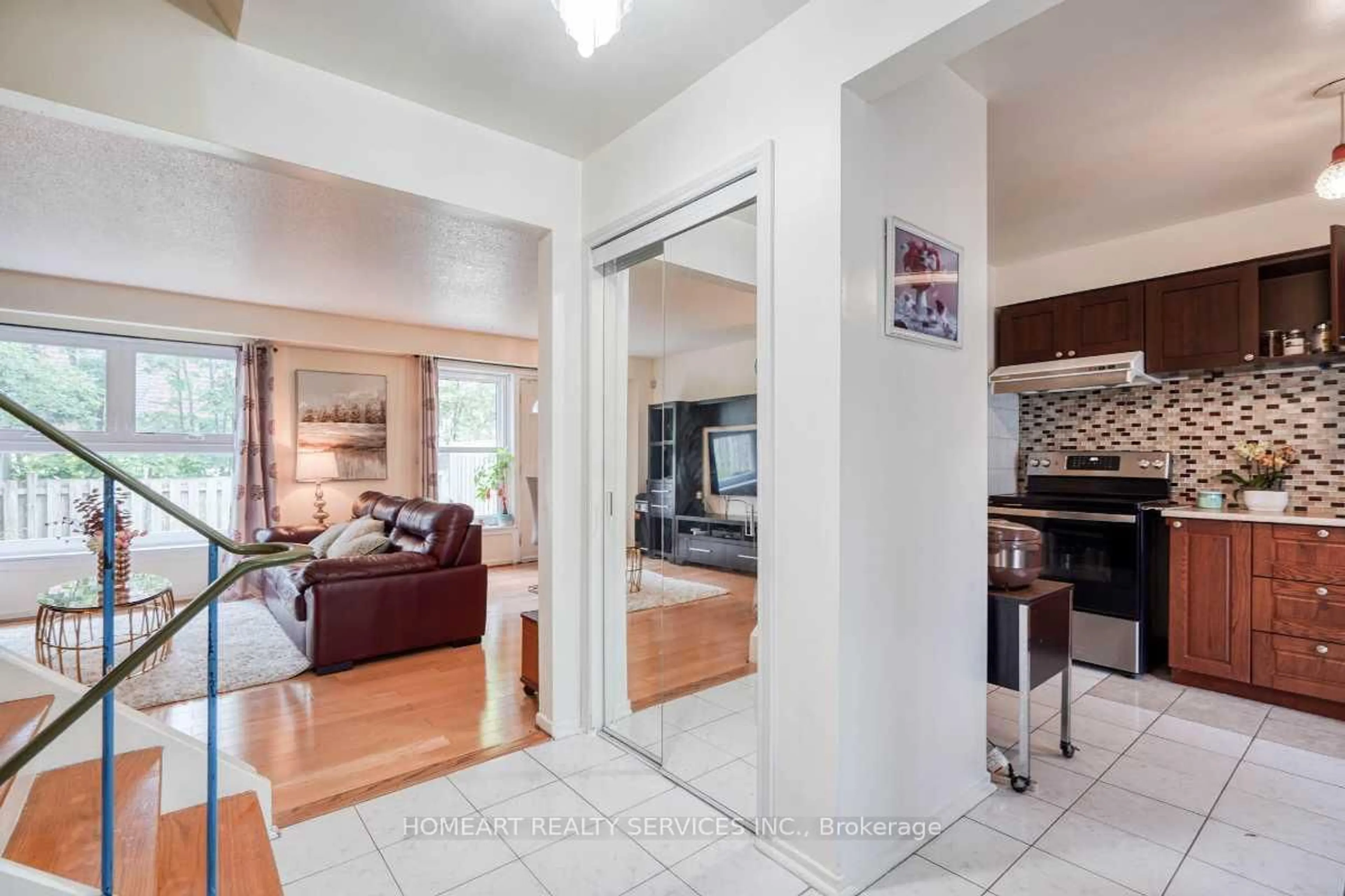 Unknown for 27 Gosford Blvd #1, Toronto Ontario M3N 2G7