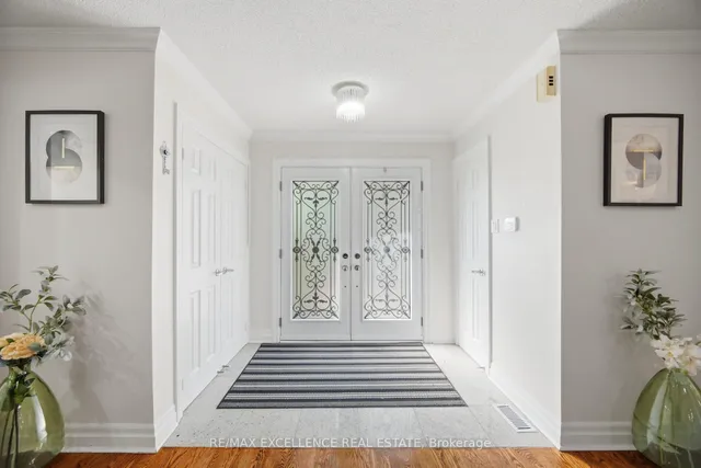 28 Ridelle Crt, Brampton 4