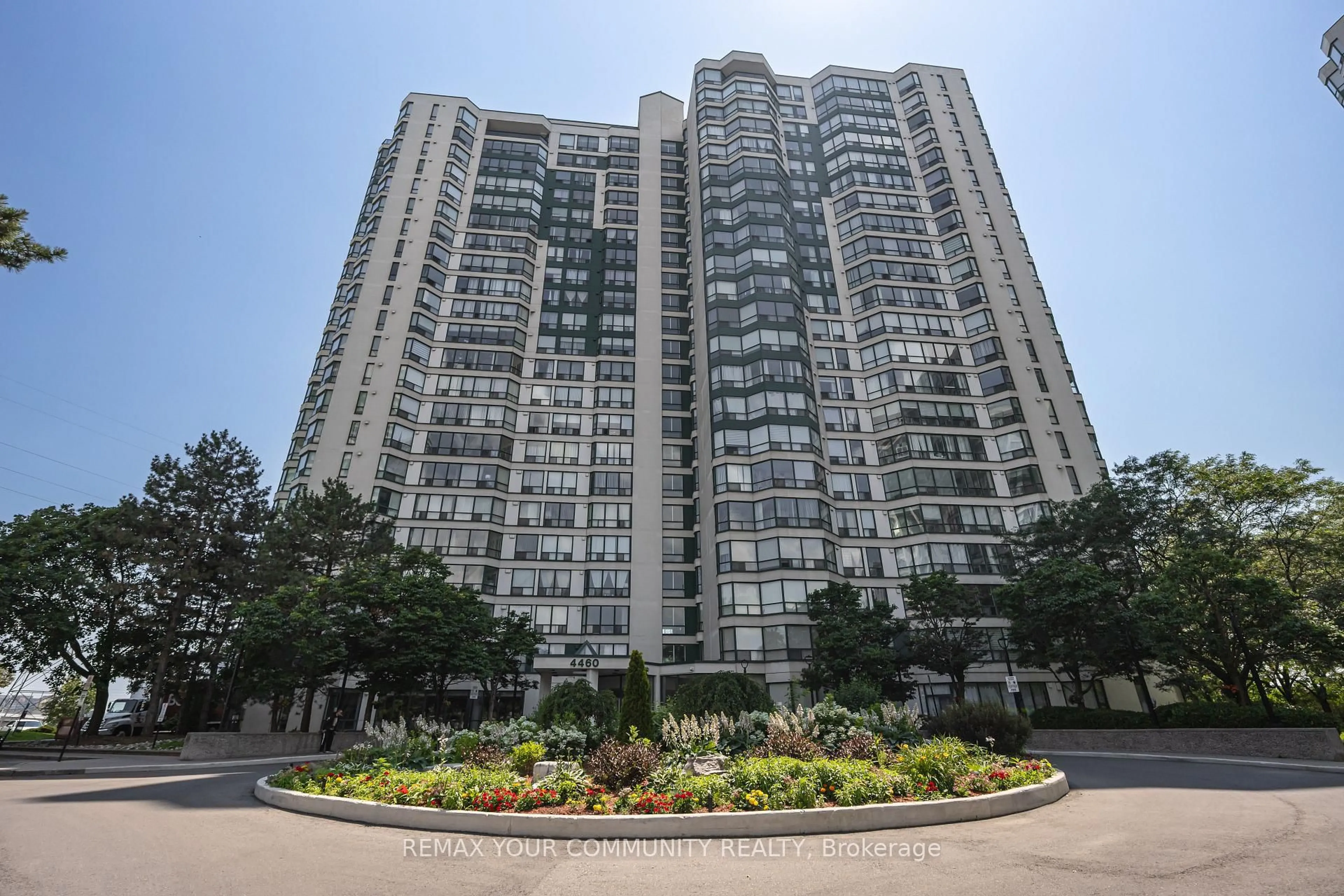 Indoor foyer for 4460 Tucana Crt #910, Mississauga Ontario L5R 3K9