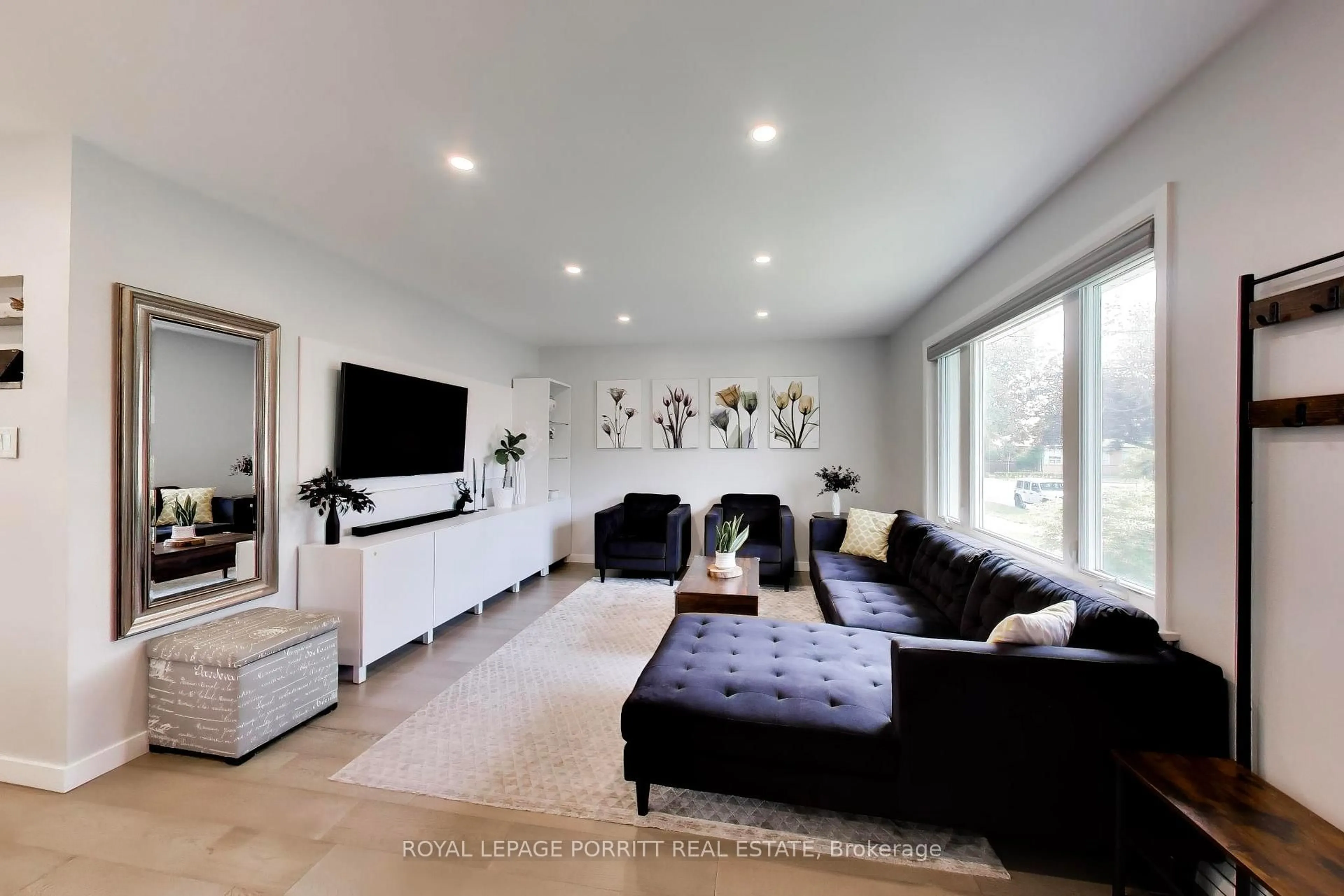 Living room with furniture, unknown for 344 Rimilton Ave, Toronto Ontario M8W 2E6