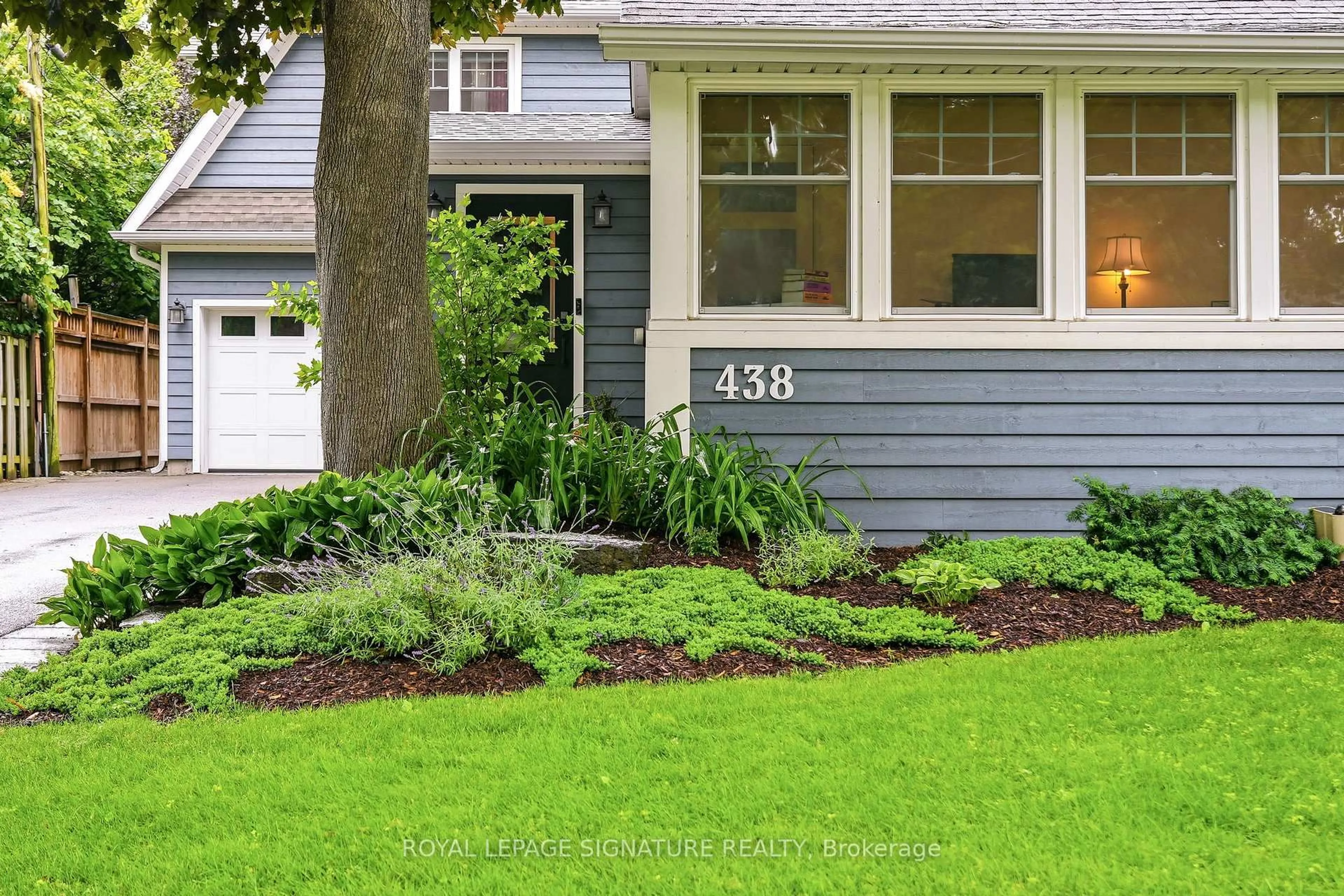 Home with vinyl exterior material, street for 438 Watson Ave, Oakville Ontario L6J 3W2
