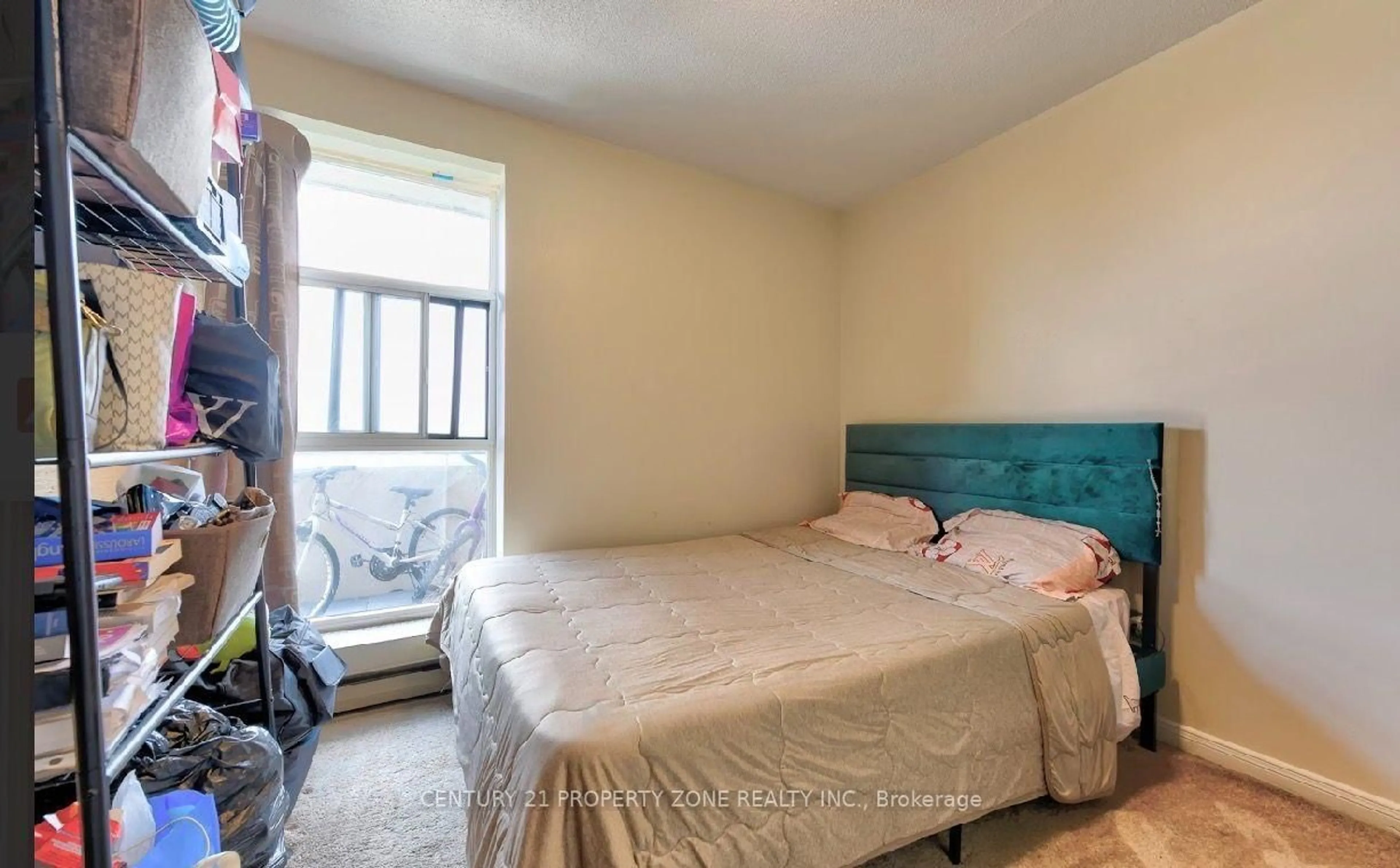 Bedroom with bed, unknown for 3025 Queen Frederica Dr #907, Mississauga Ontario L4Y 3A1