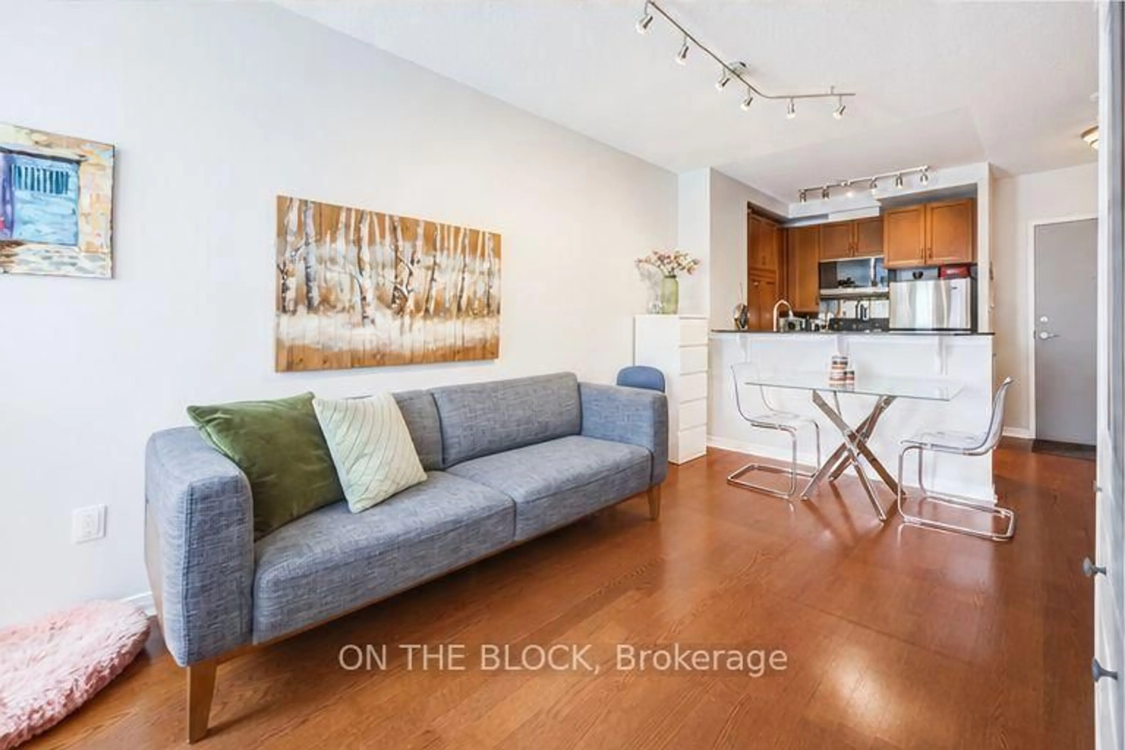 Living room with furniture, unknown for 2495 Dundas St #107, Toronto Ontario M6P 1X4