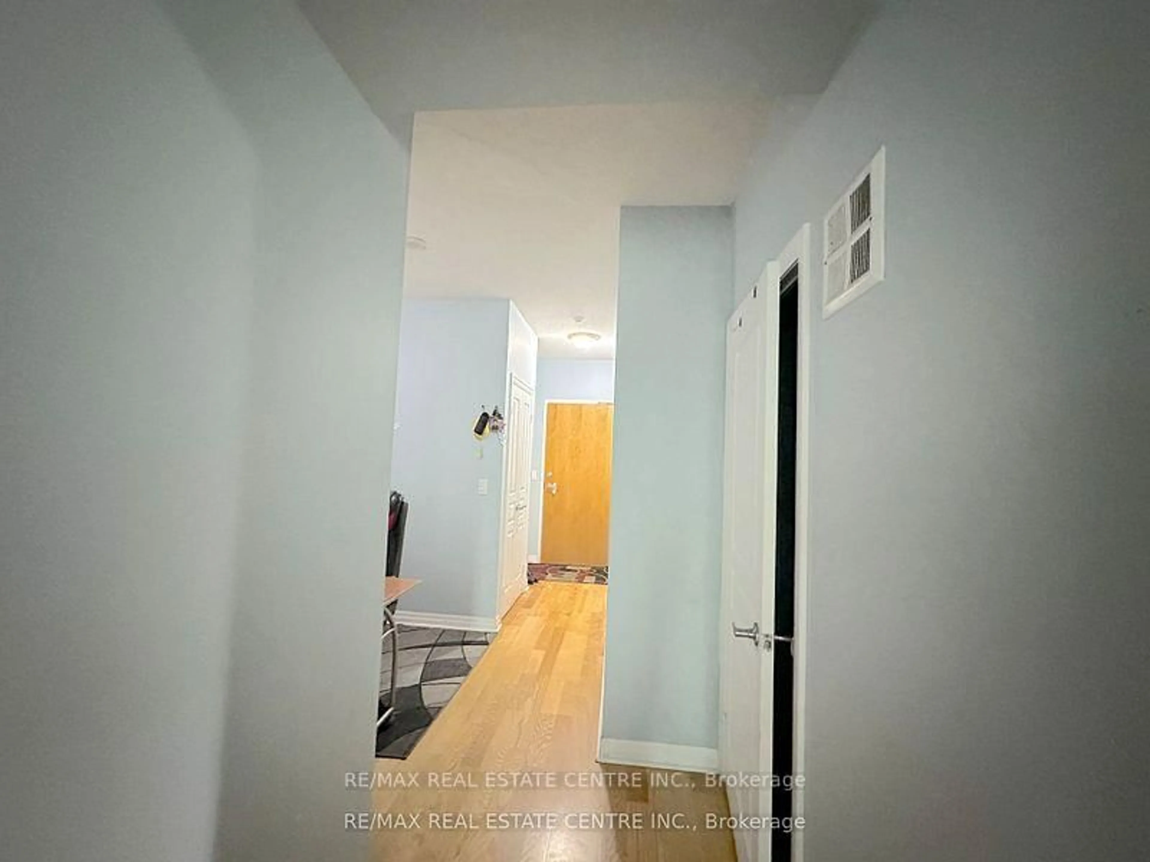 A pic of a room for 3939 Duke Of York Blvd #301, Mississauga Ontario L5B 4N2