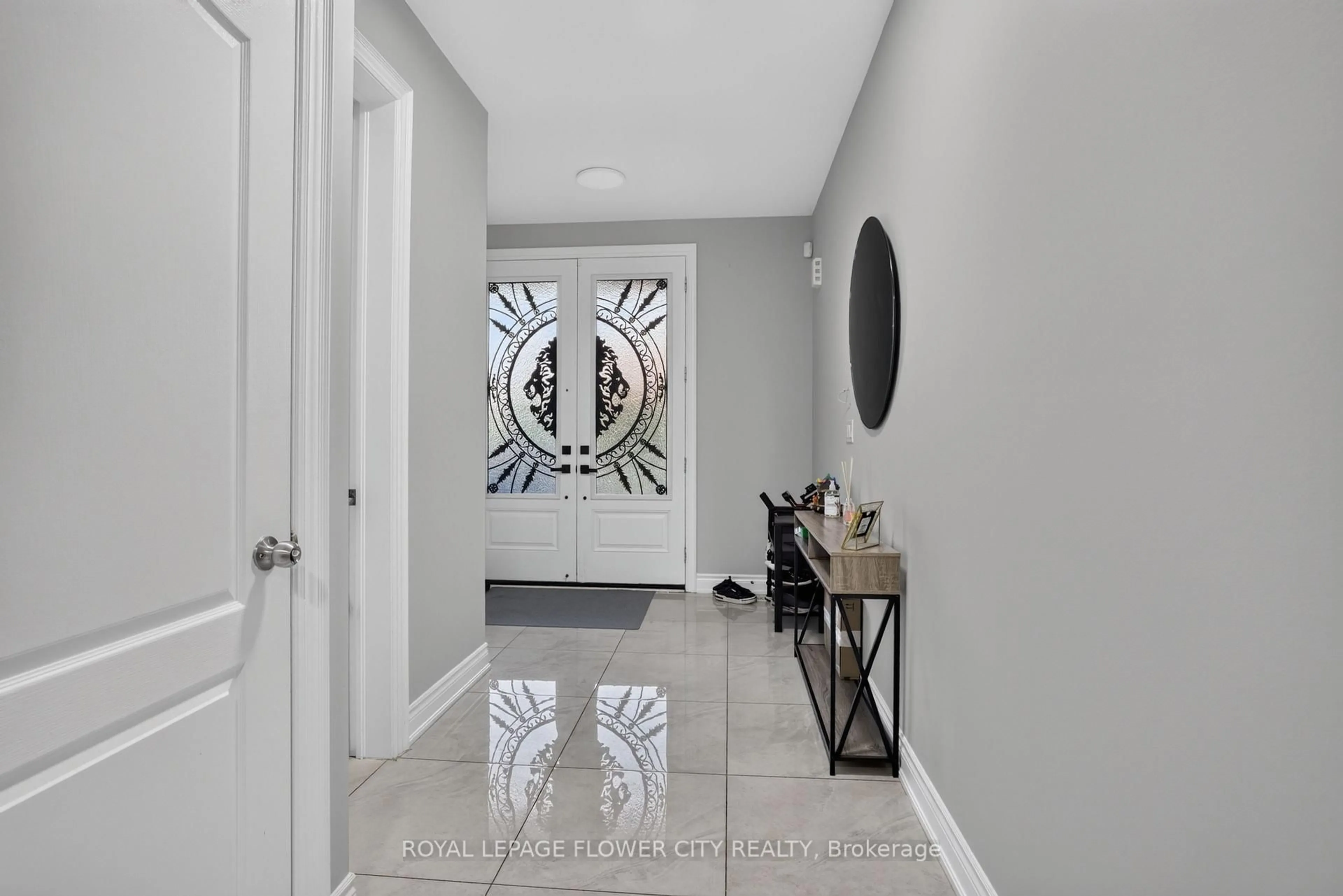 Indoor entryway for 85 Ebury Dr, Brampton Ontario L6X 0E6