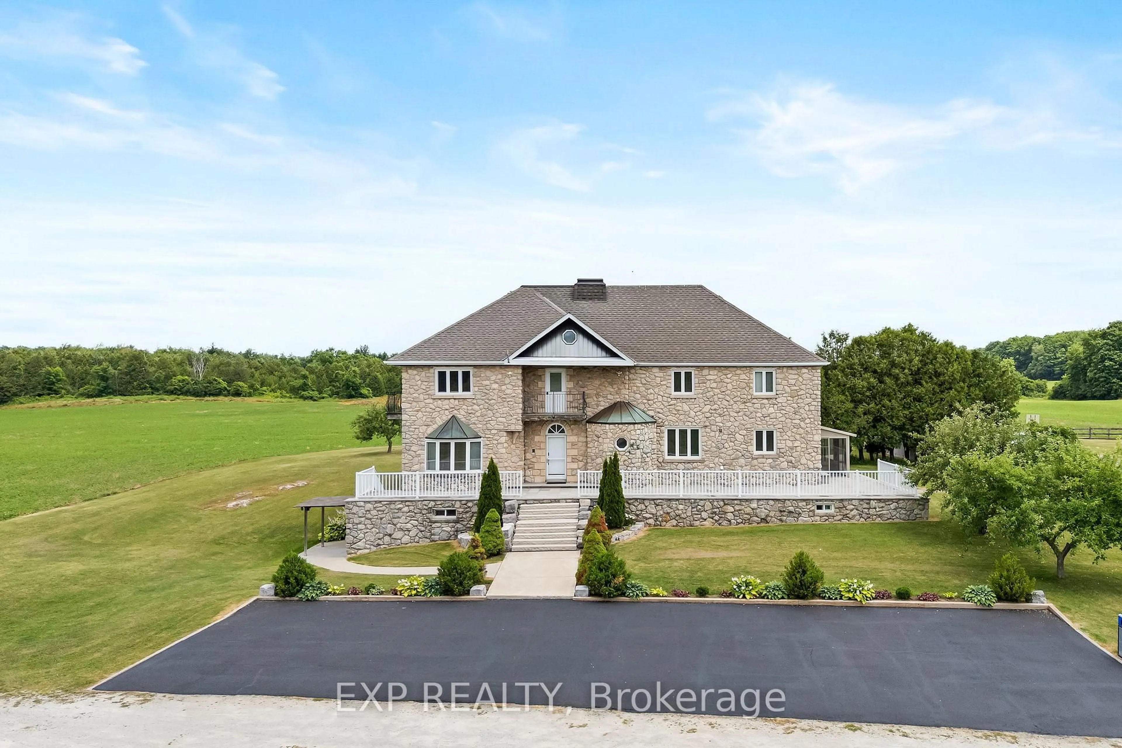 A pic from outside/outdoor area/front of a property/back of a property/a pic from drone, building for 11677 Regional Rd 25, Halton Hills Ontario L7J 2M1