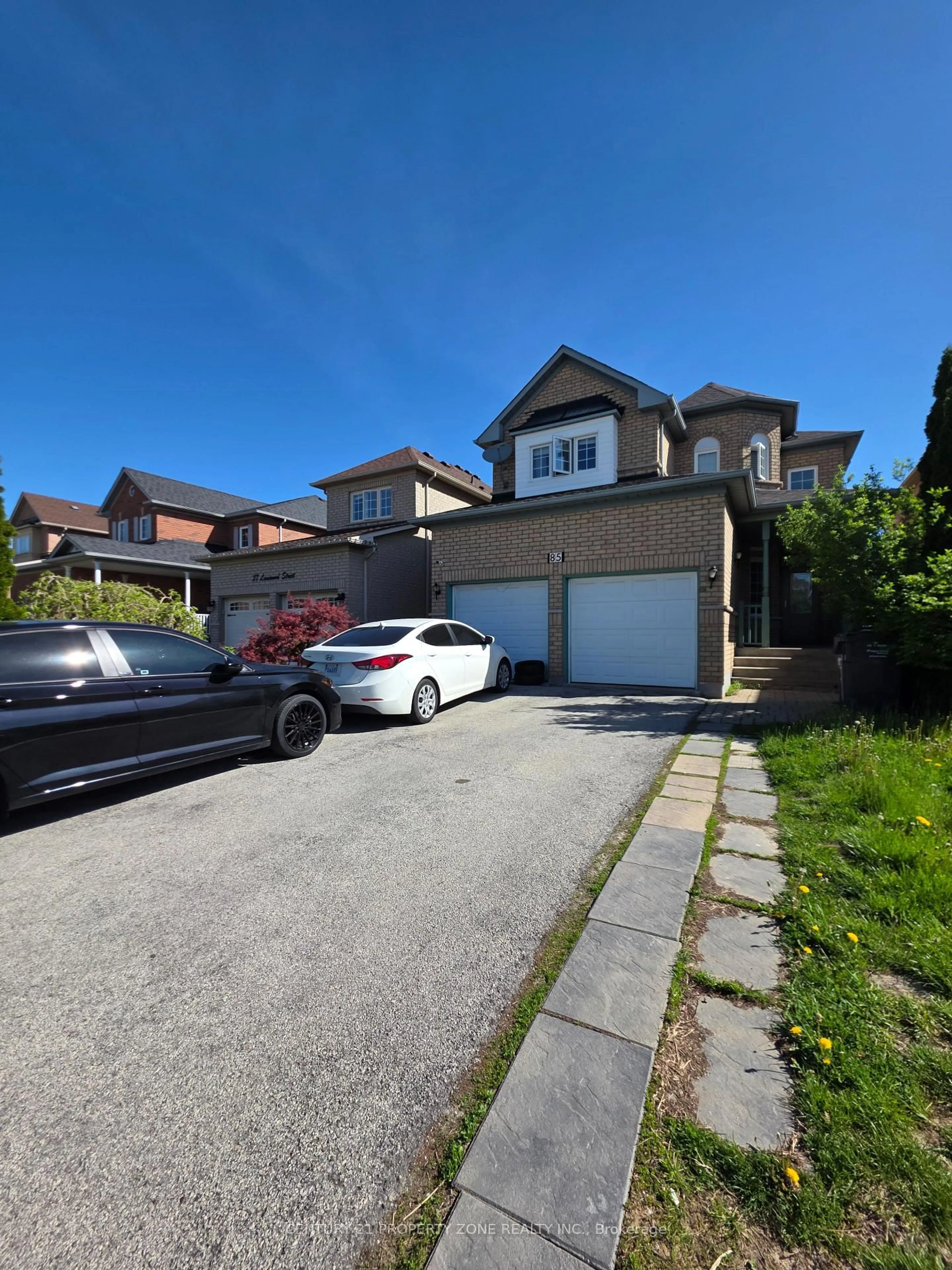 A pic from outside/outdoor area/front of a property/back of a property/a pic from drone, street for 85 Lanewood St, Brampton Ontario L6R 1V2