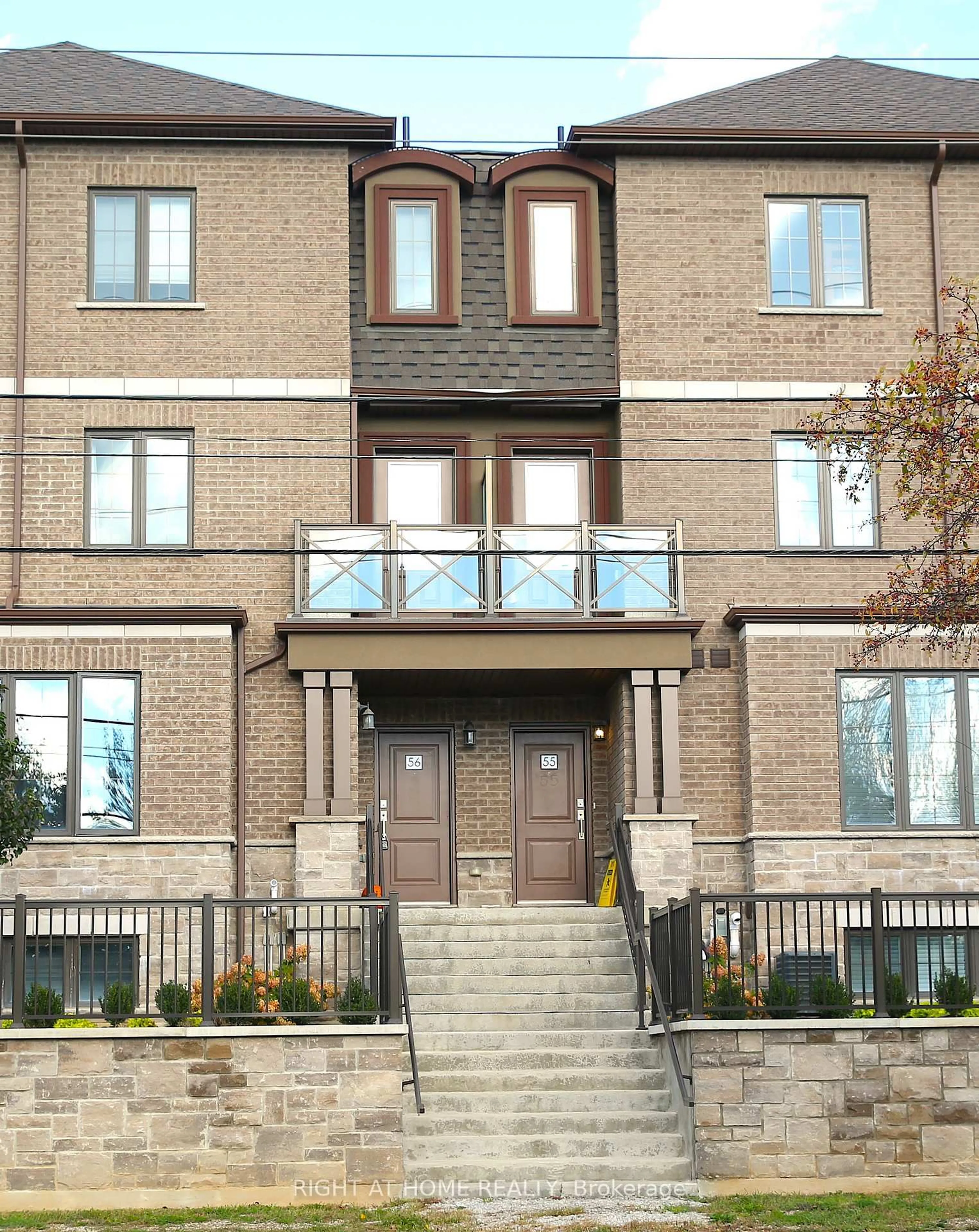 Home with brick exterior material, building for 445 Ontario St #56, Milton Ontario L3Y 2K6