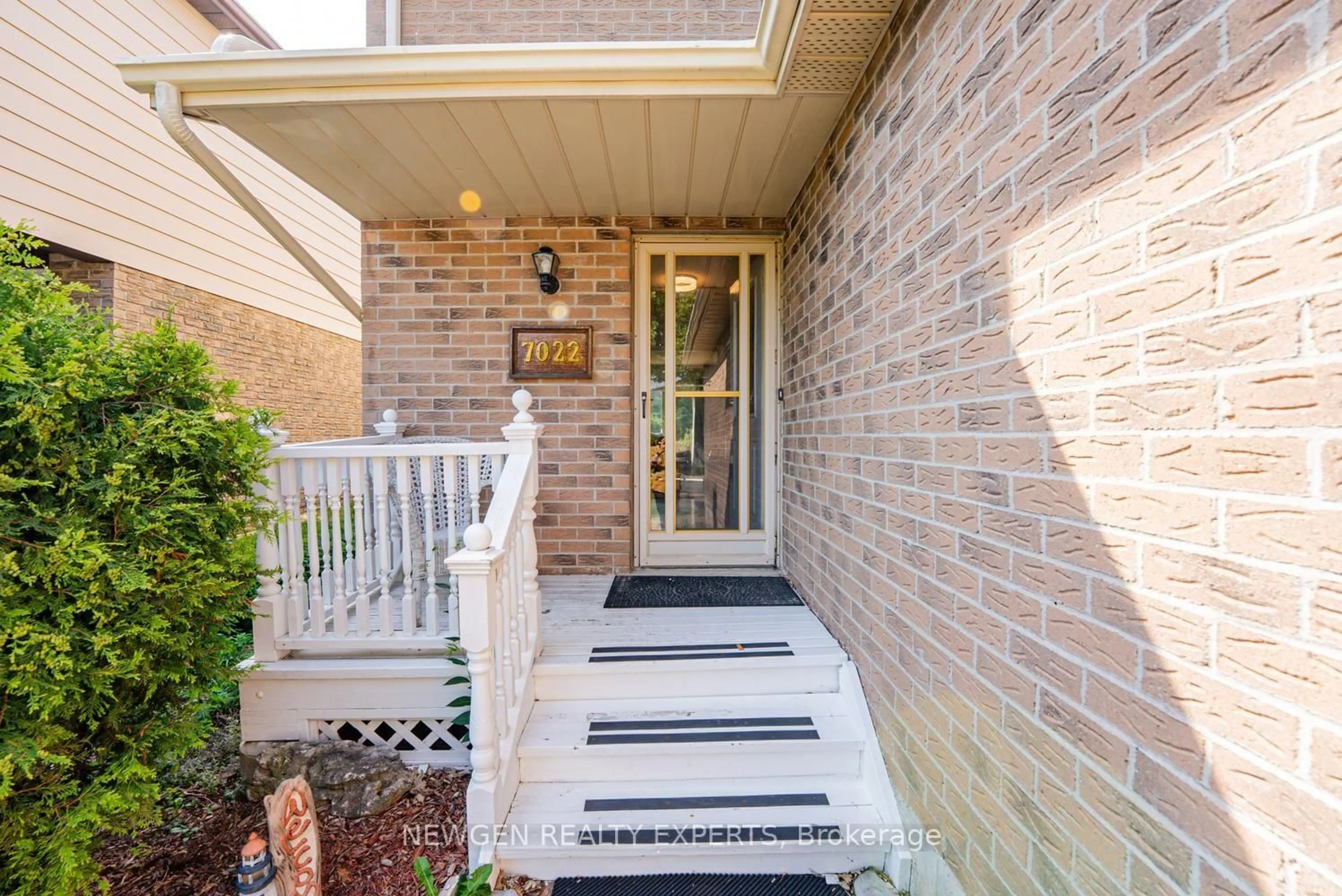 Unknown for 7022 Cordingley Cres, Mississauga Ontario L5N 4Z5