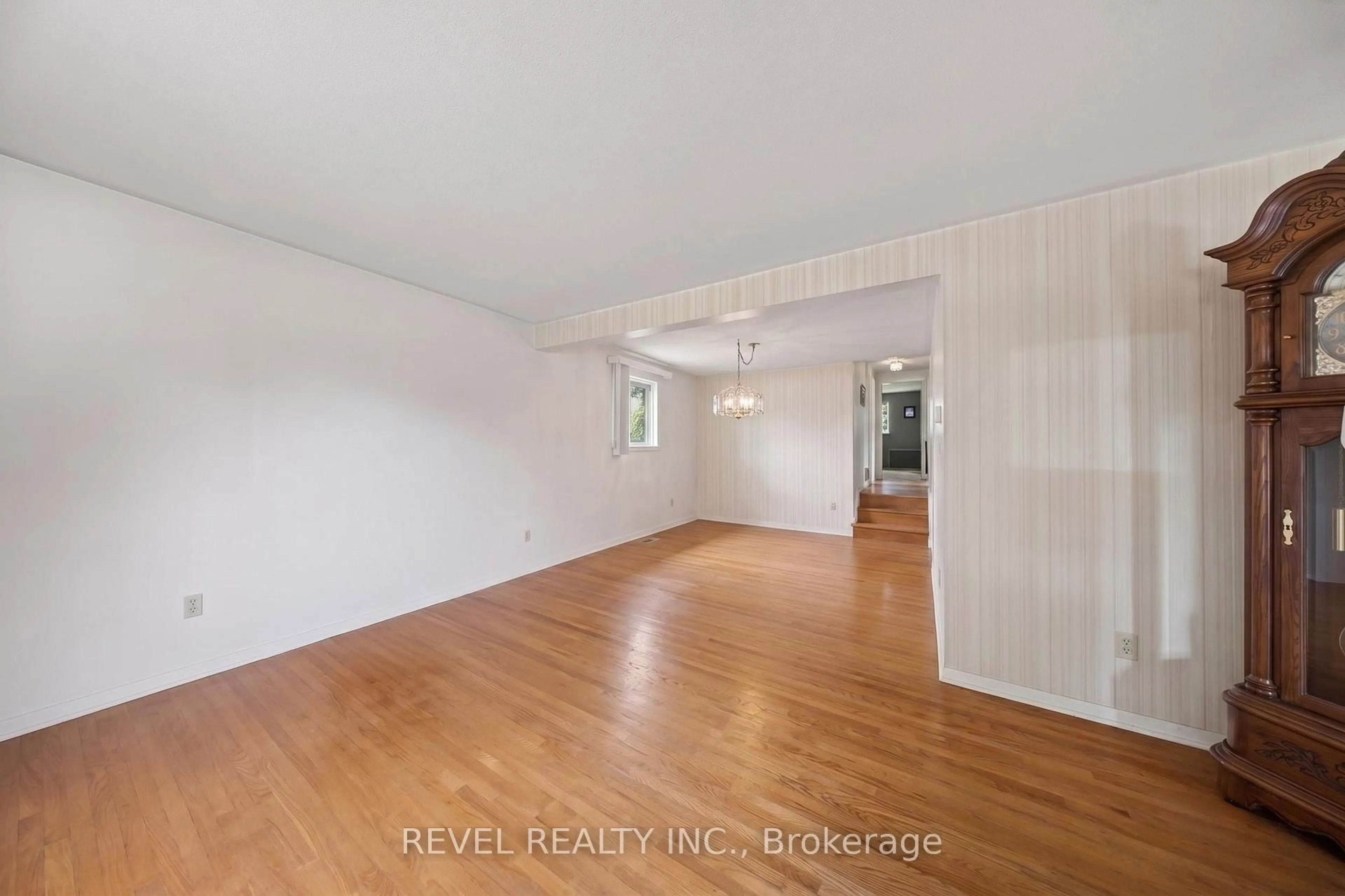 A pic of a room for 9 Deloraine Dr, Brampton Ontario L6T 1T5