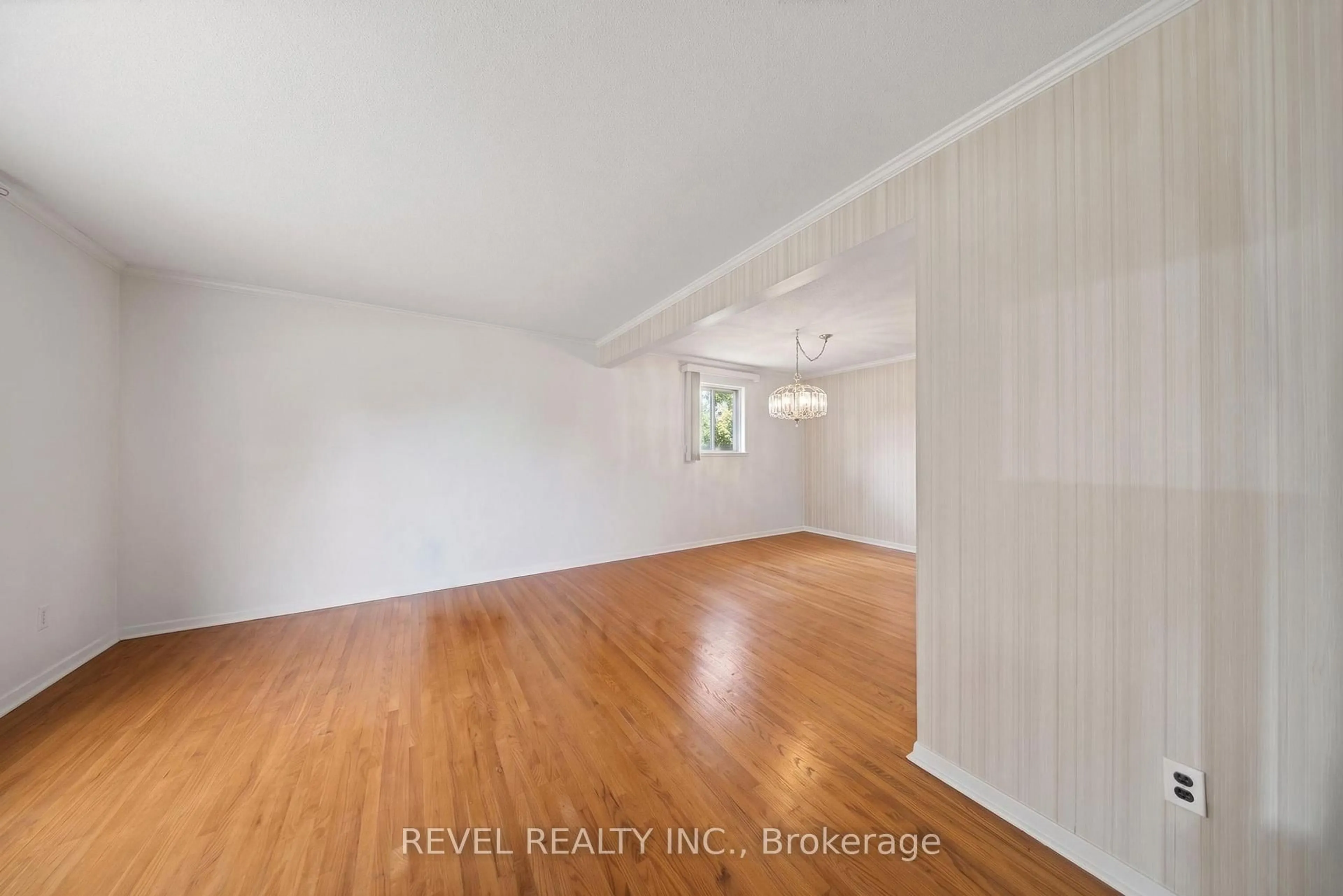 A pic of a room for 9 Deloraine Dr, Brampton Ontario L6T 1T5