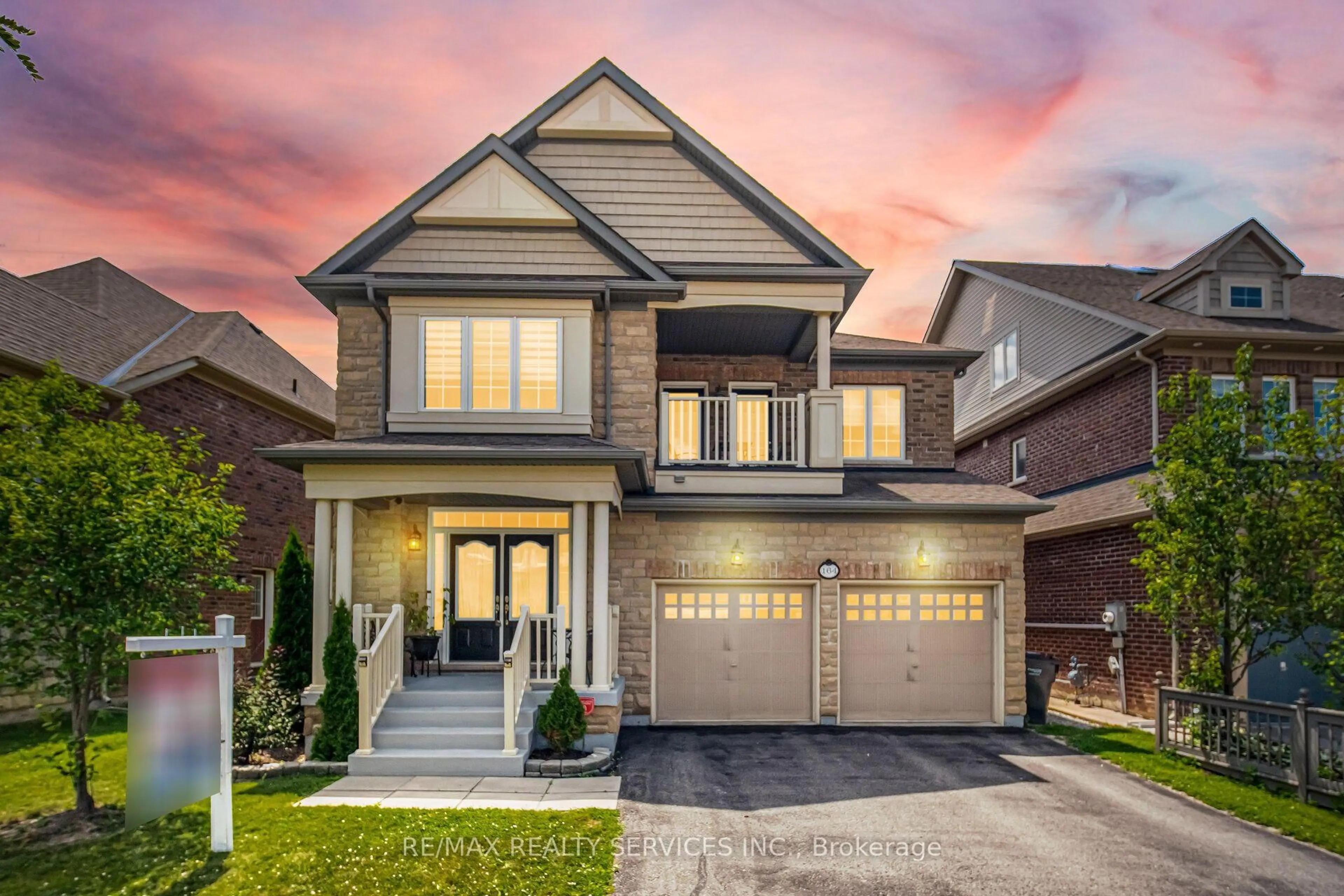 Home with brick exterior material, street for 164 Bonnieglen Farm Blvd, Caledon Ontario L7C 4B9