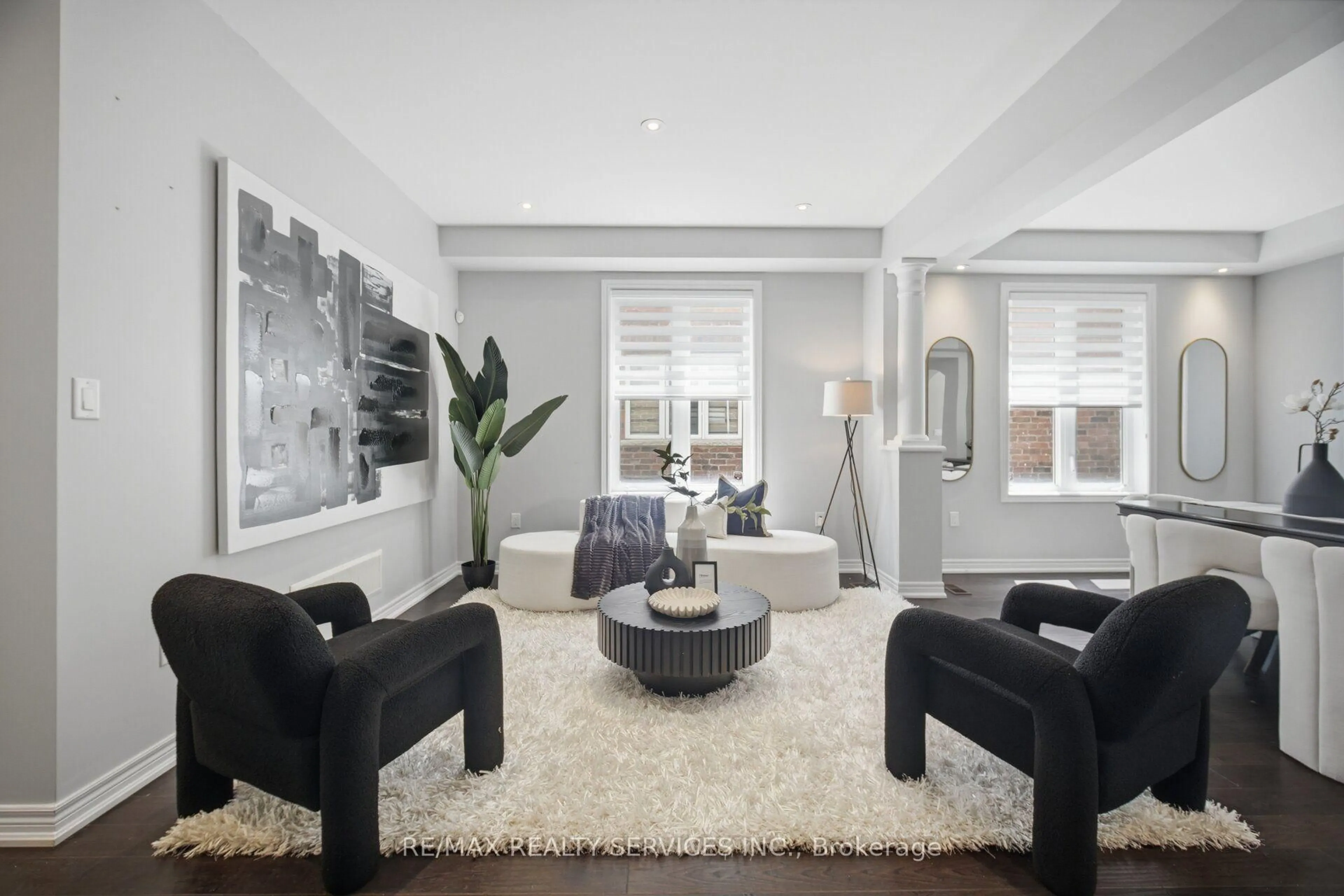 Living room with furniture, unknown for 164 Bonnieglen Farm Blvd, Caledon Ontario L7C 4B9
