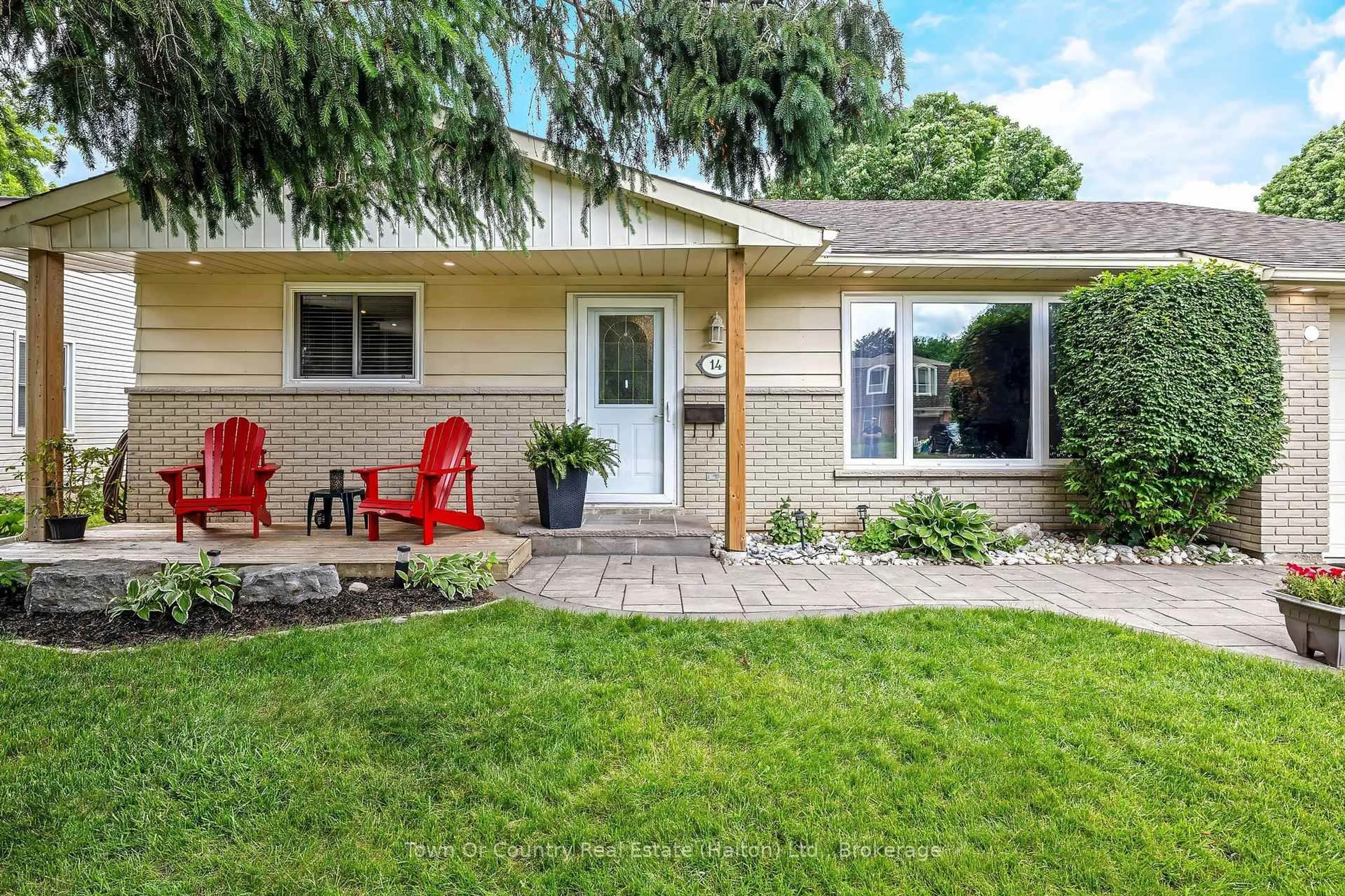 Home with vinyl exterior material, street for 14 Rosemary Rd, Halton Hills Ontario L7J 1E8