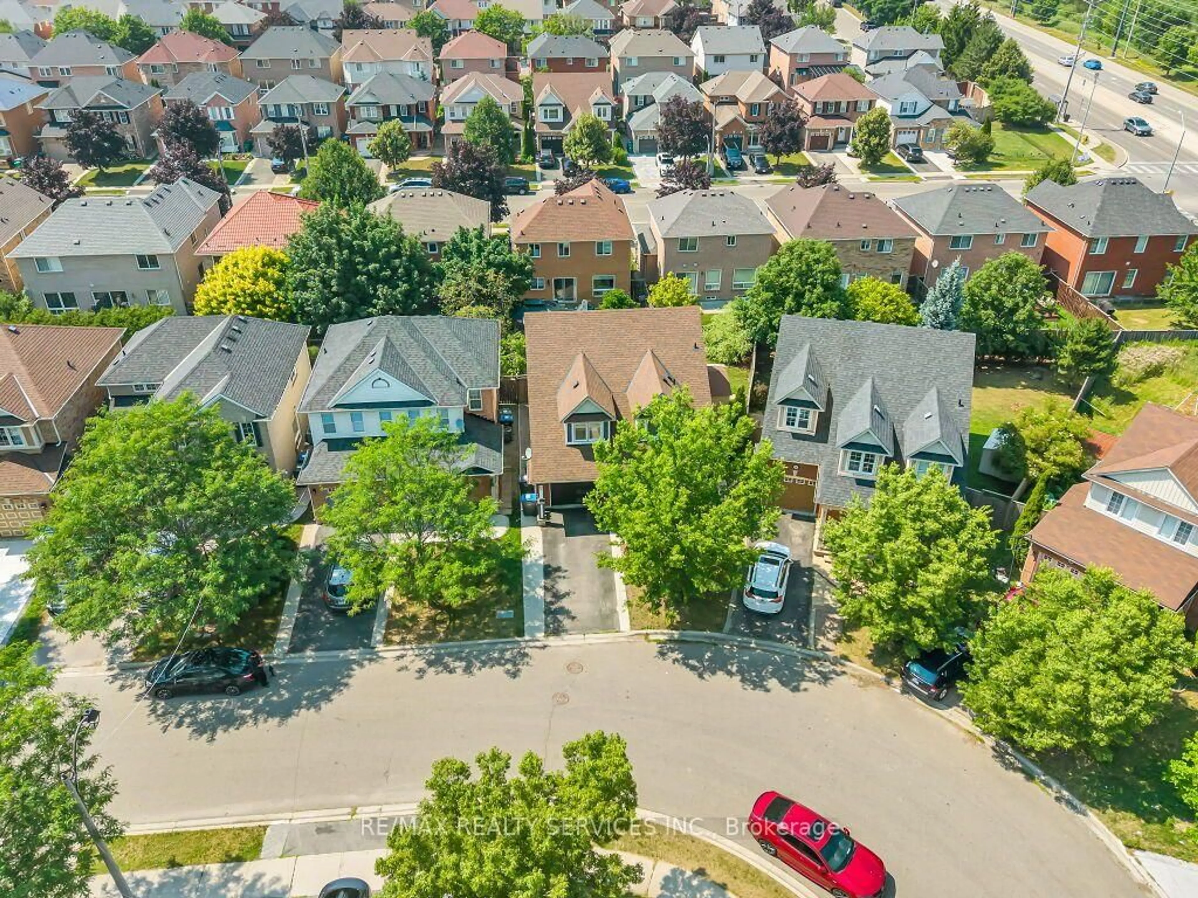 A pic from outside/outdoor area/front of a property/back of a property/a pic from drone, street for 34 Allness Rd, Brampton Ontario L7A 3N6