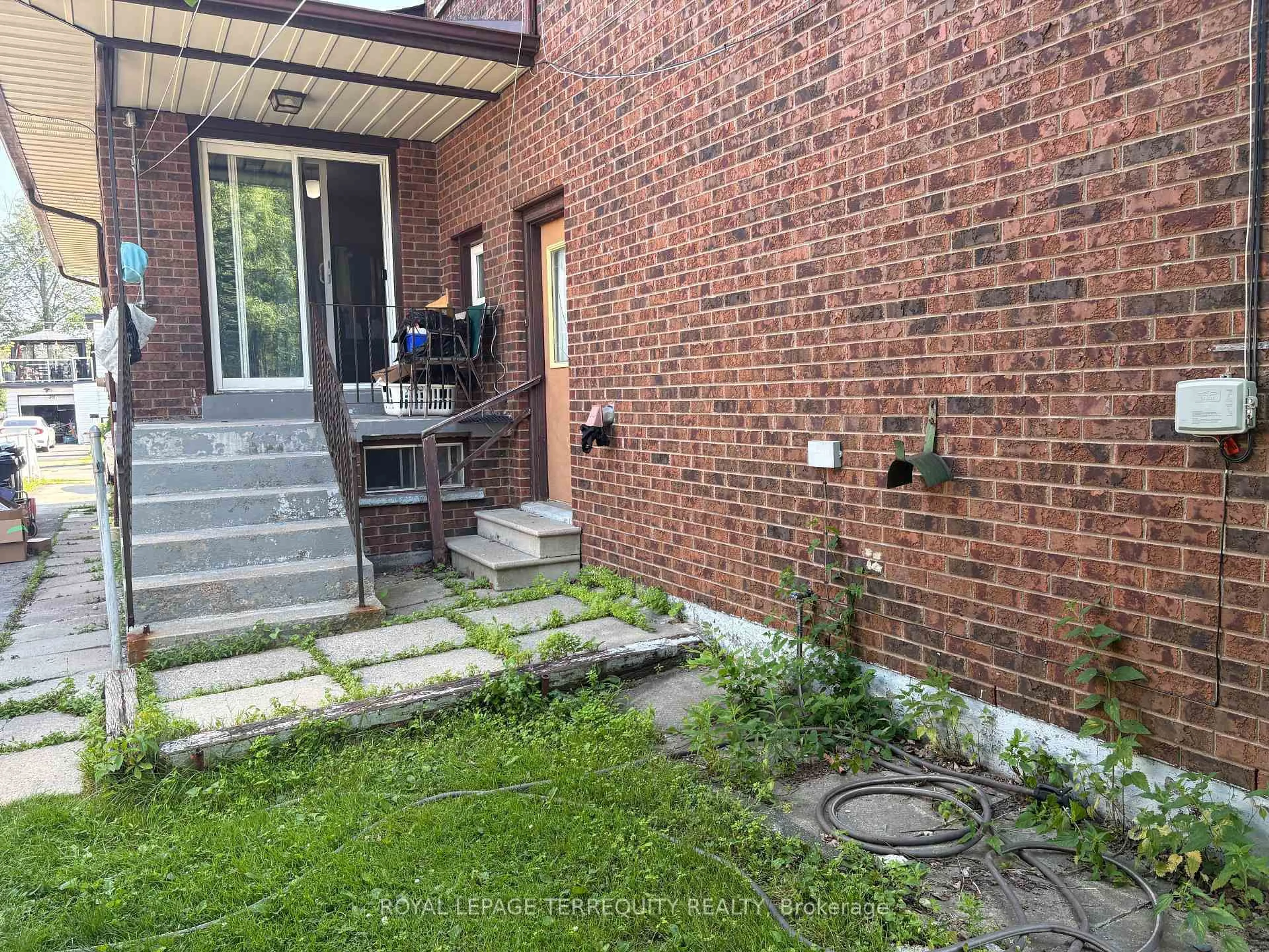 Patio, street for 40 MacDonald St, Toronto Ontario M8V 1Y4