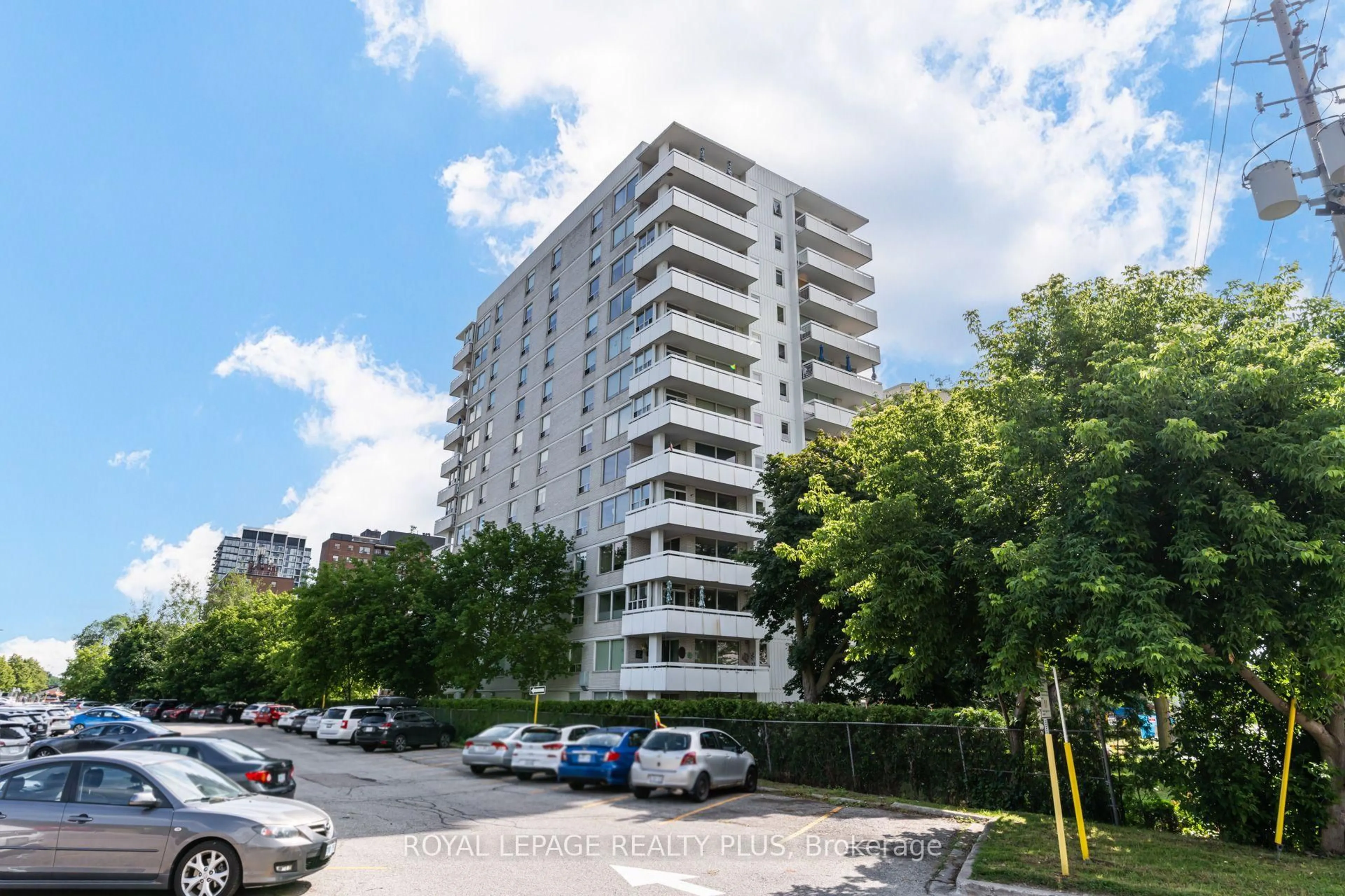 Unknown for 39 Stavebank Rd #PH 4, Mississauga Ontario L5G 4N7