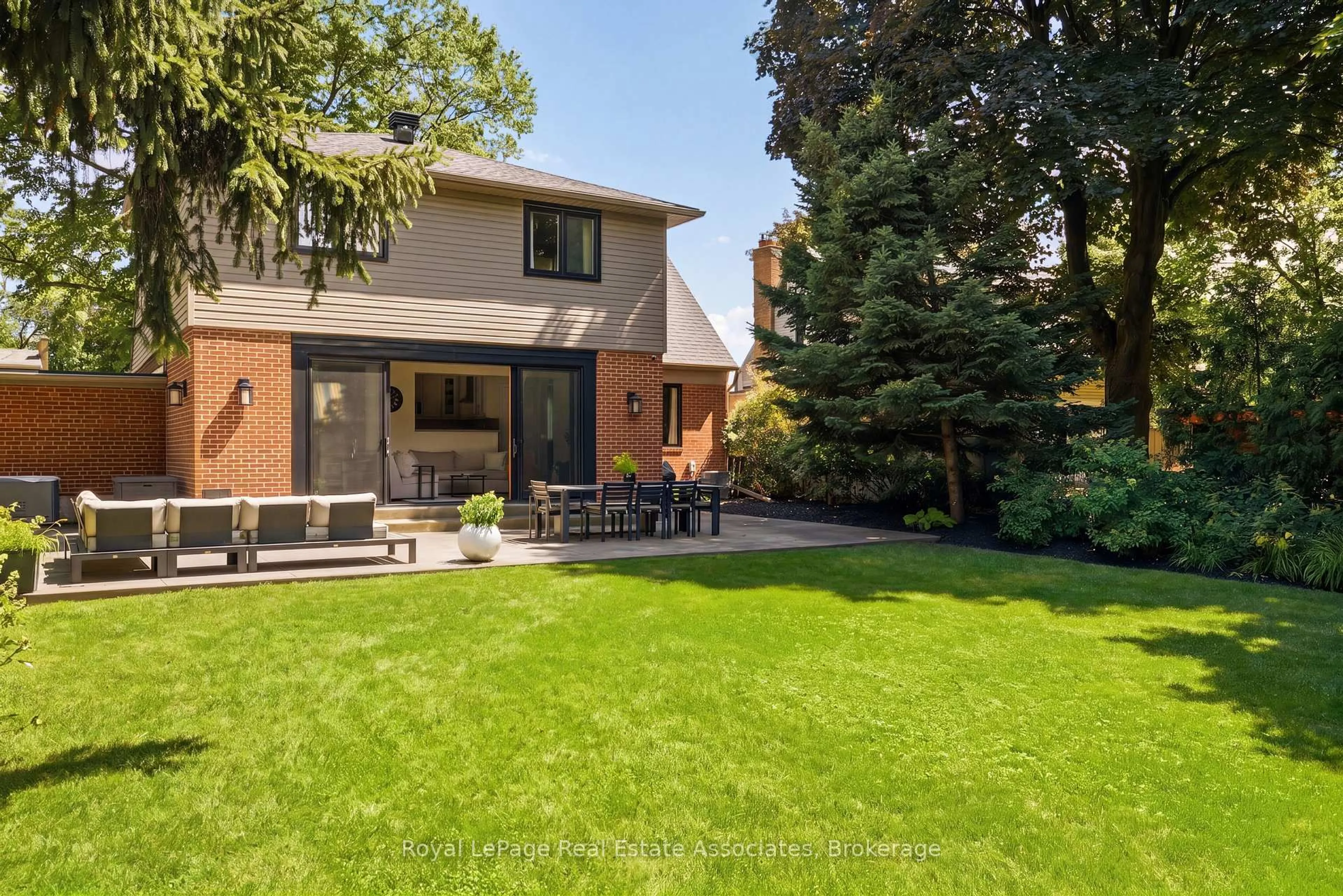 Unknown for 1972 Russett Rd, Mississauga Ontario L4Y 1B6