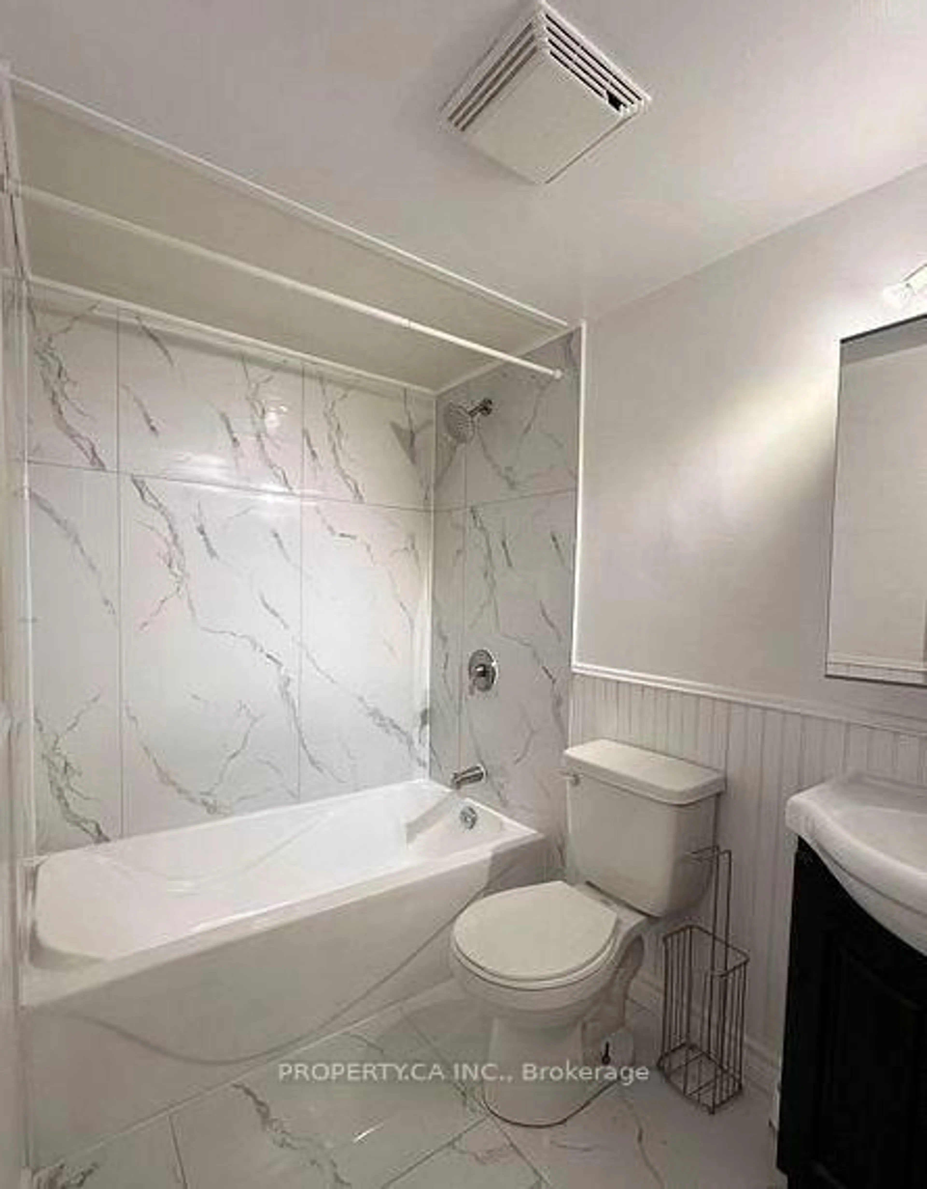 Standard bathroom, ceramic/tile floor for 2835 Islington Ave #107, Toronto Ontario M9L 2K2