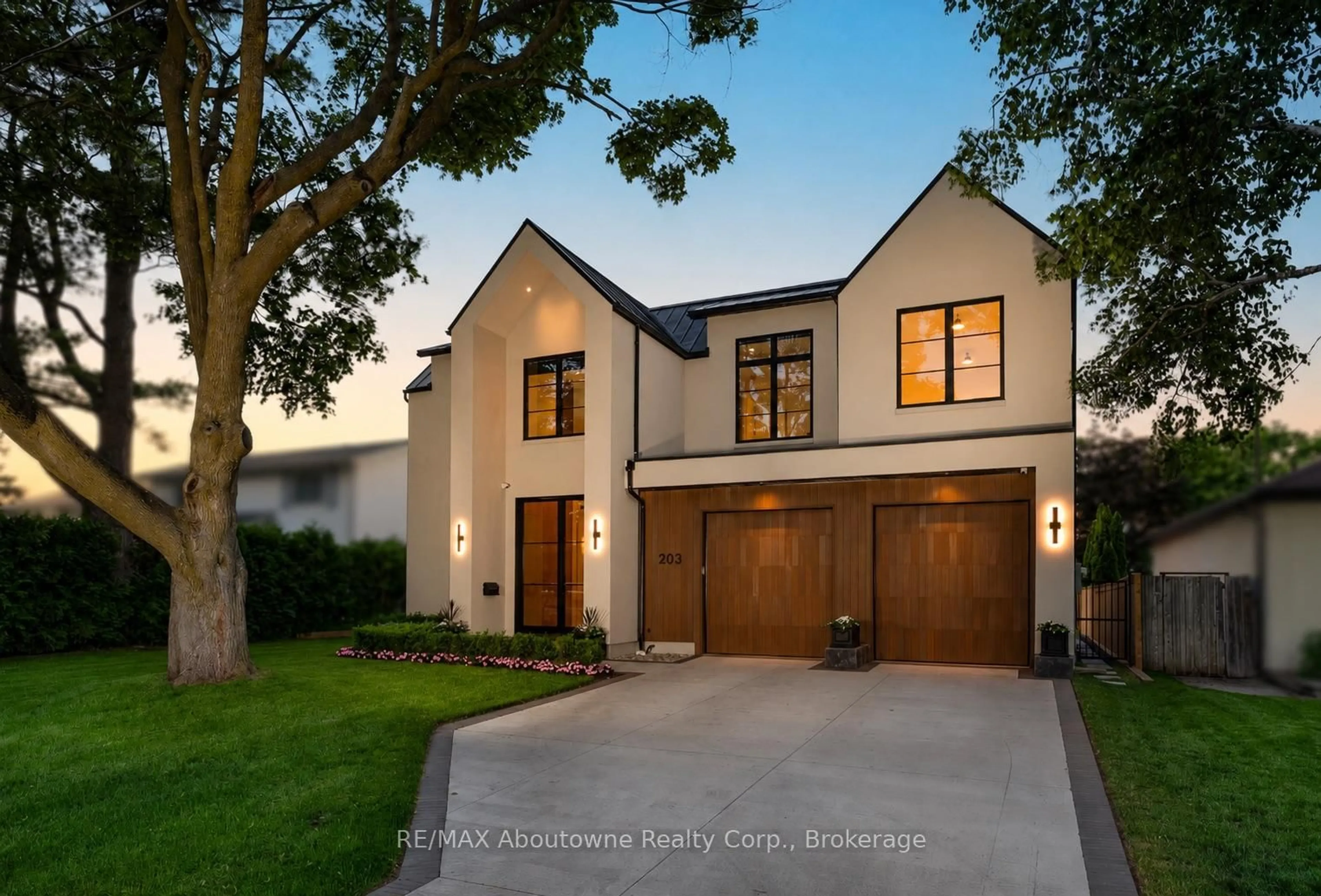 Home with brick exterior material, street for 203 Weybourne Rd, Oakville Ontario L6K 2T7
