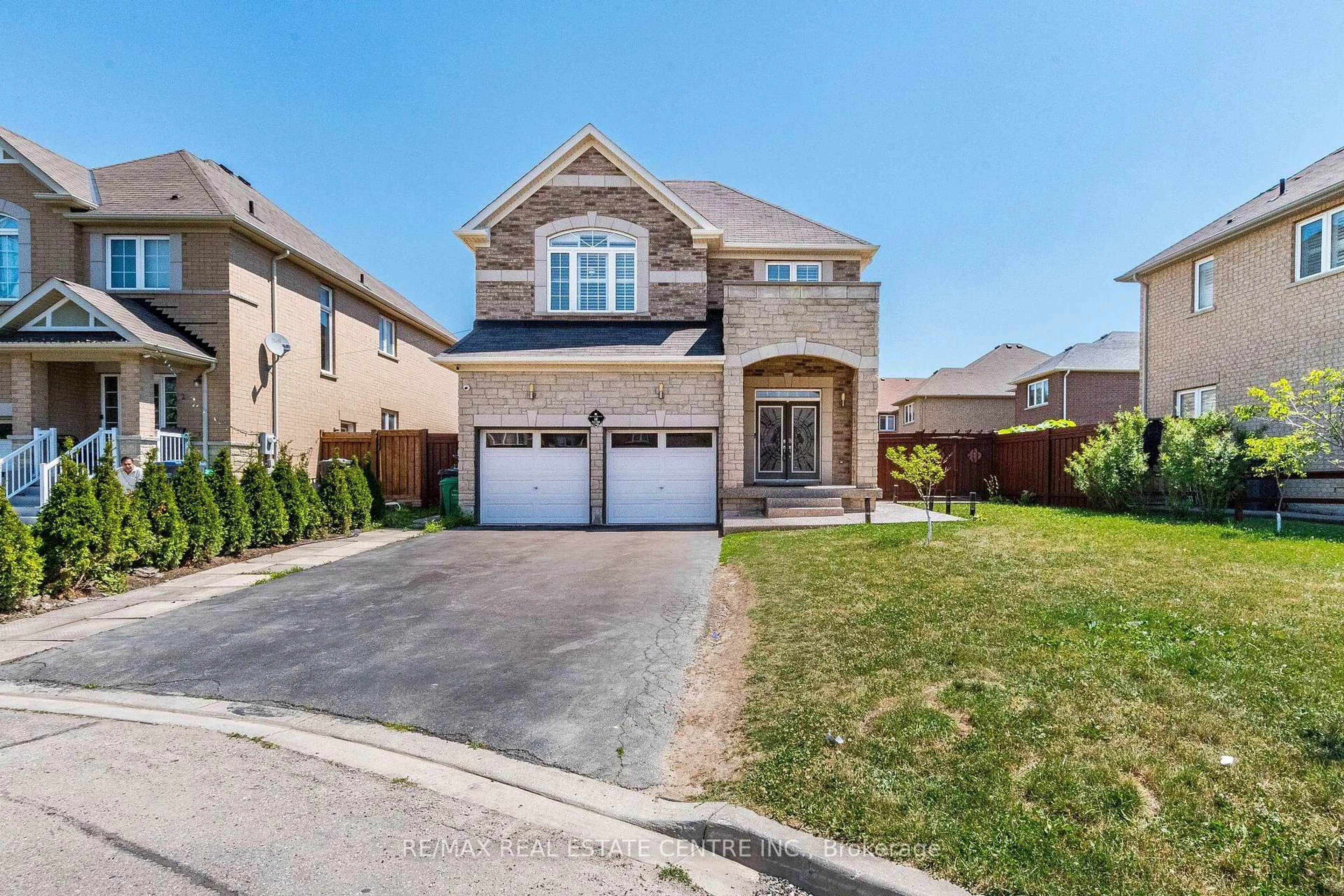 Home with brick exterior material, street for 22 Red Ash Crt, Brampton Ontario L6X 4N8