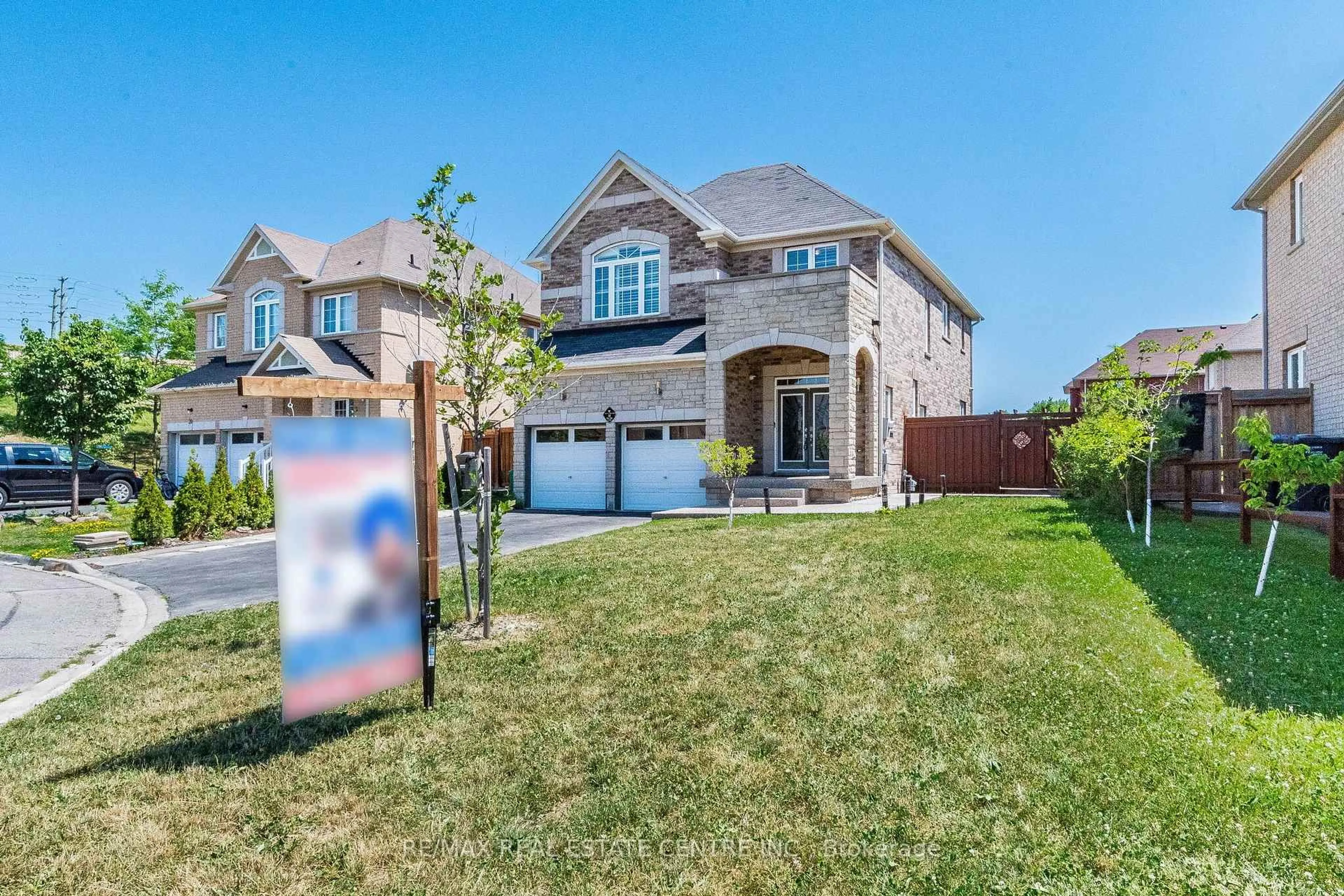 Home with brick exterior material, street for 22 Red Ash Crt, Brampton Ontario L6X 4N8