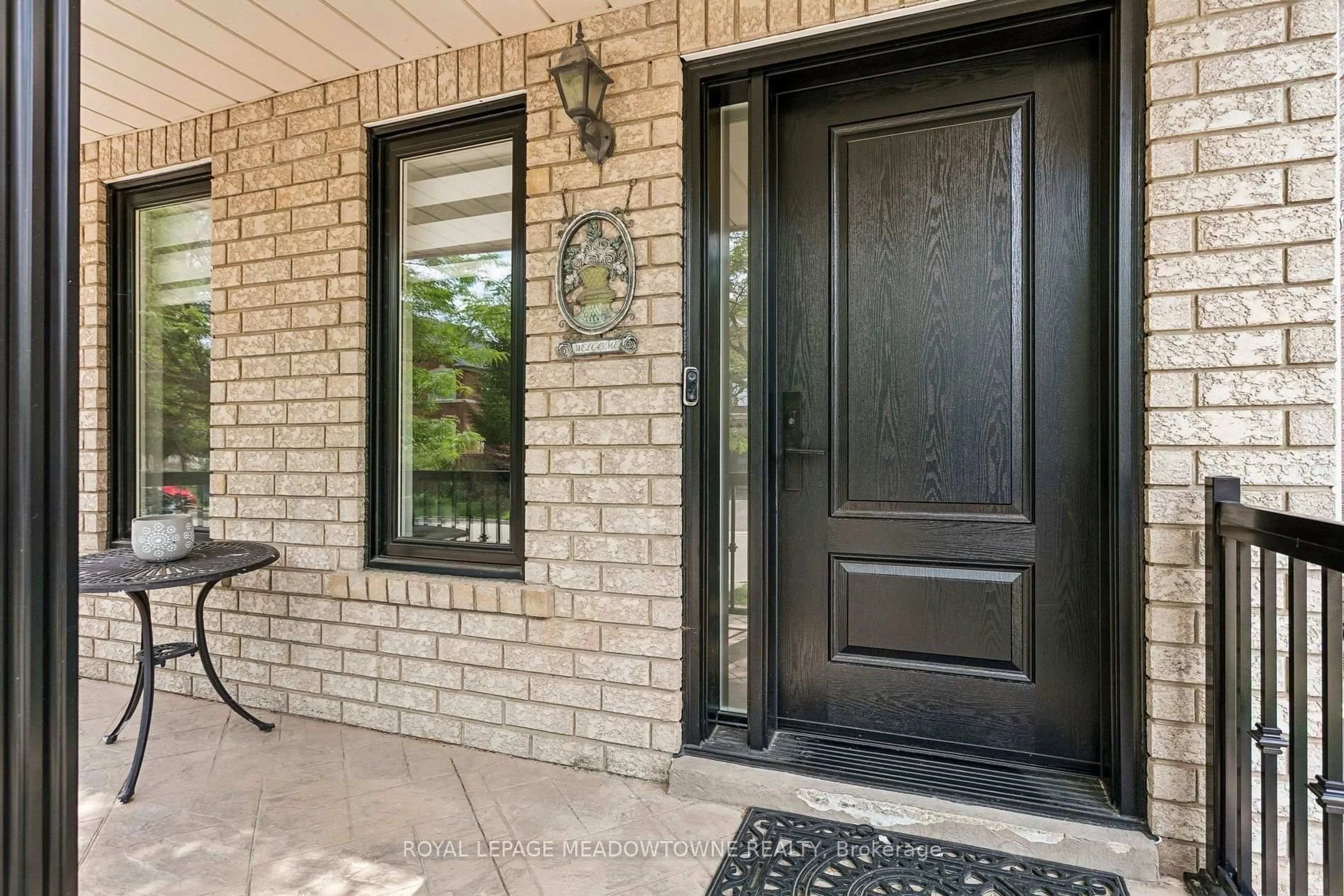 Indoor entryway for 3893 Barley Tr, Mississauga Ontario L5M 6N2