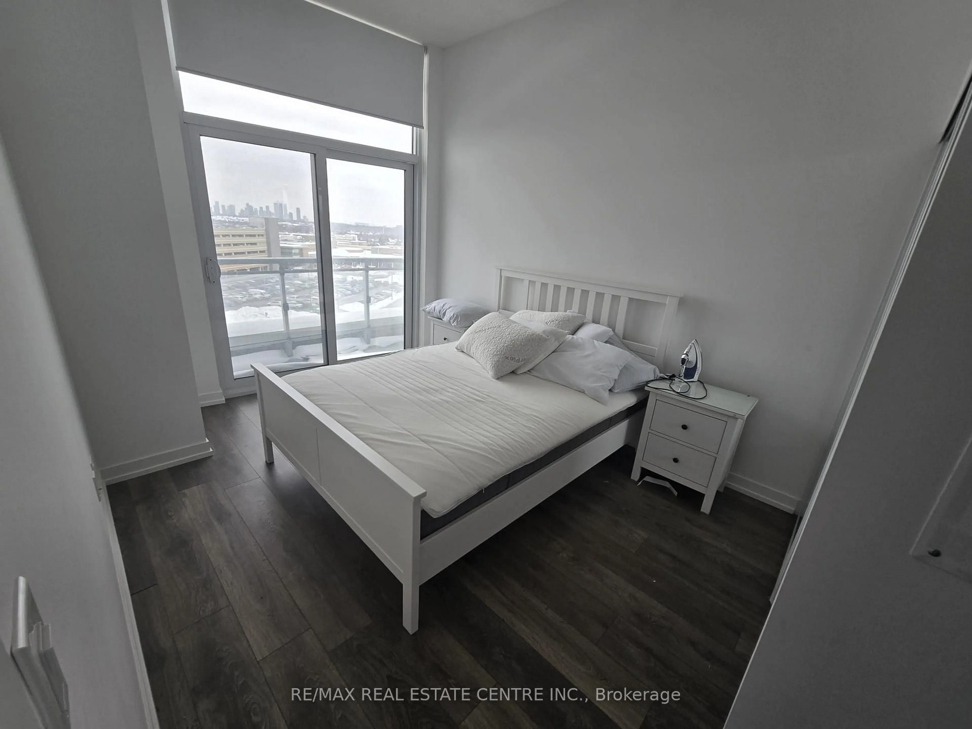 Bedroom with bed, unknown for 2520 Eglinton Ave #403, Mississauga Ontario L5M 0Y4