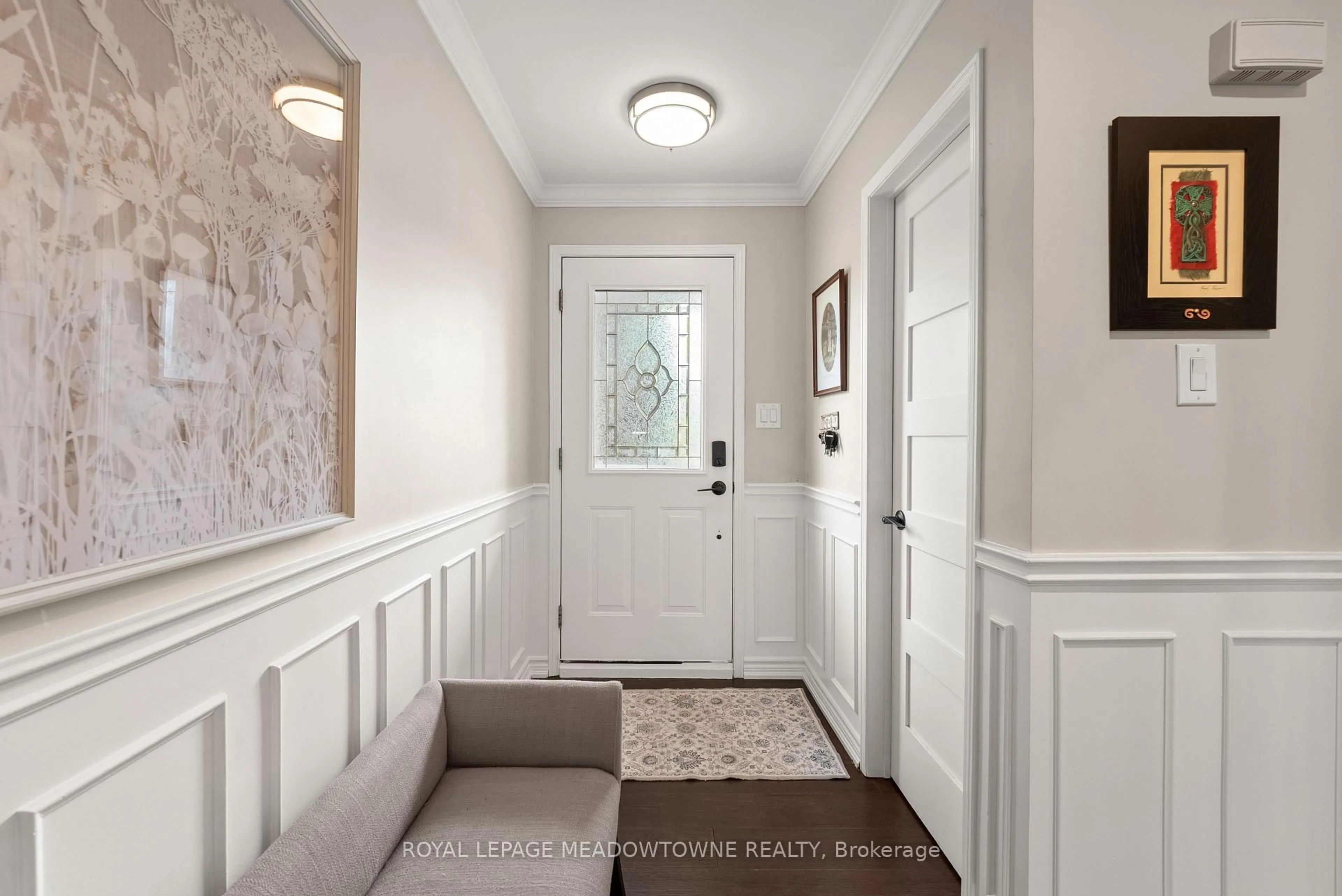 Indoor entryway for 3453 Bertrand Rd, Mississauga Ontario L5L 4G6