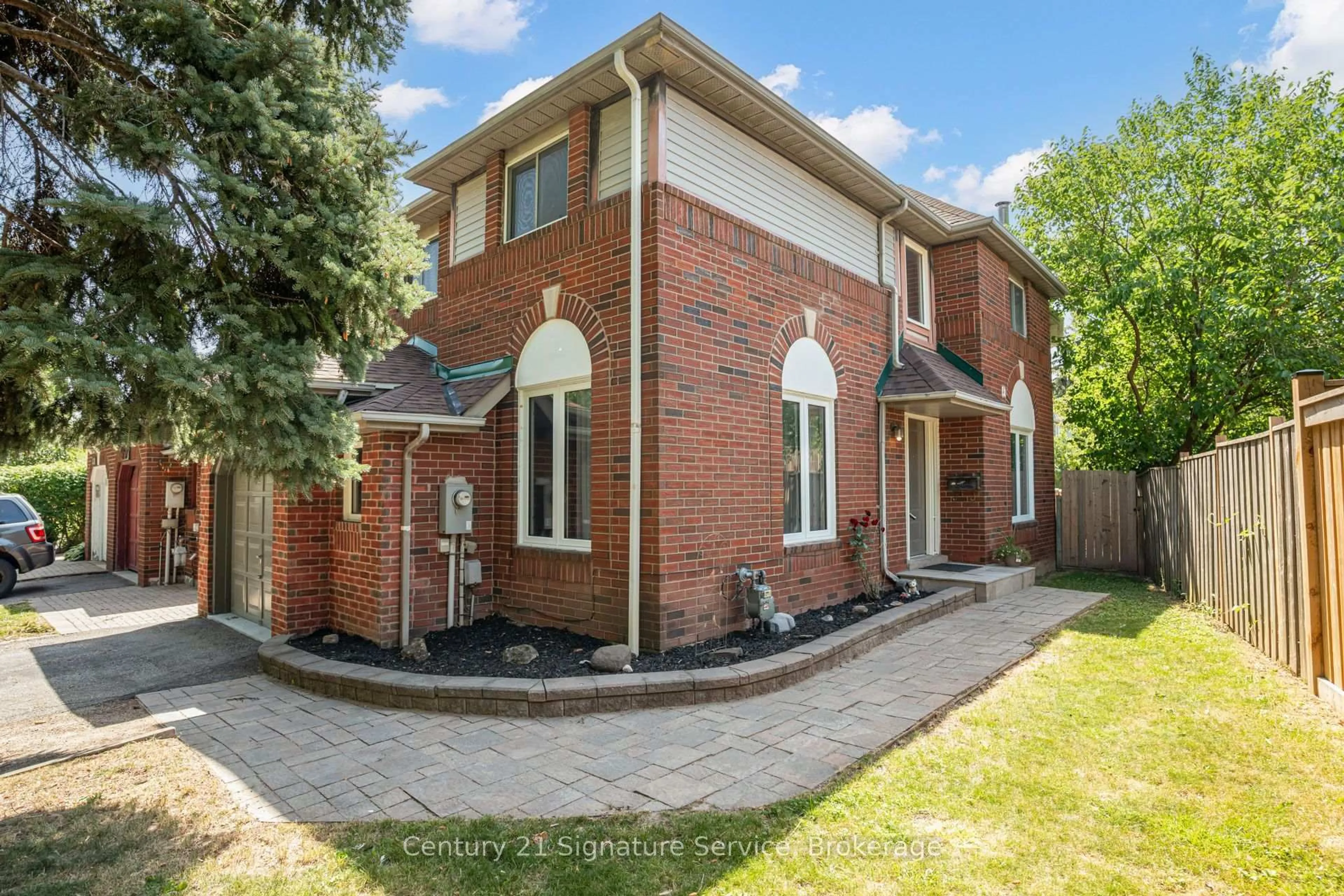Home with brick exterior material, street for 2755 Lindholm Cres, Mississauga Ontario L5M 4S1