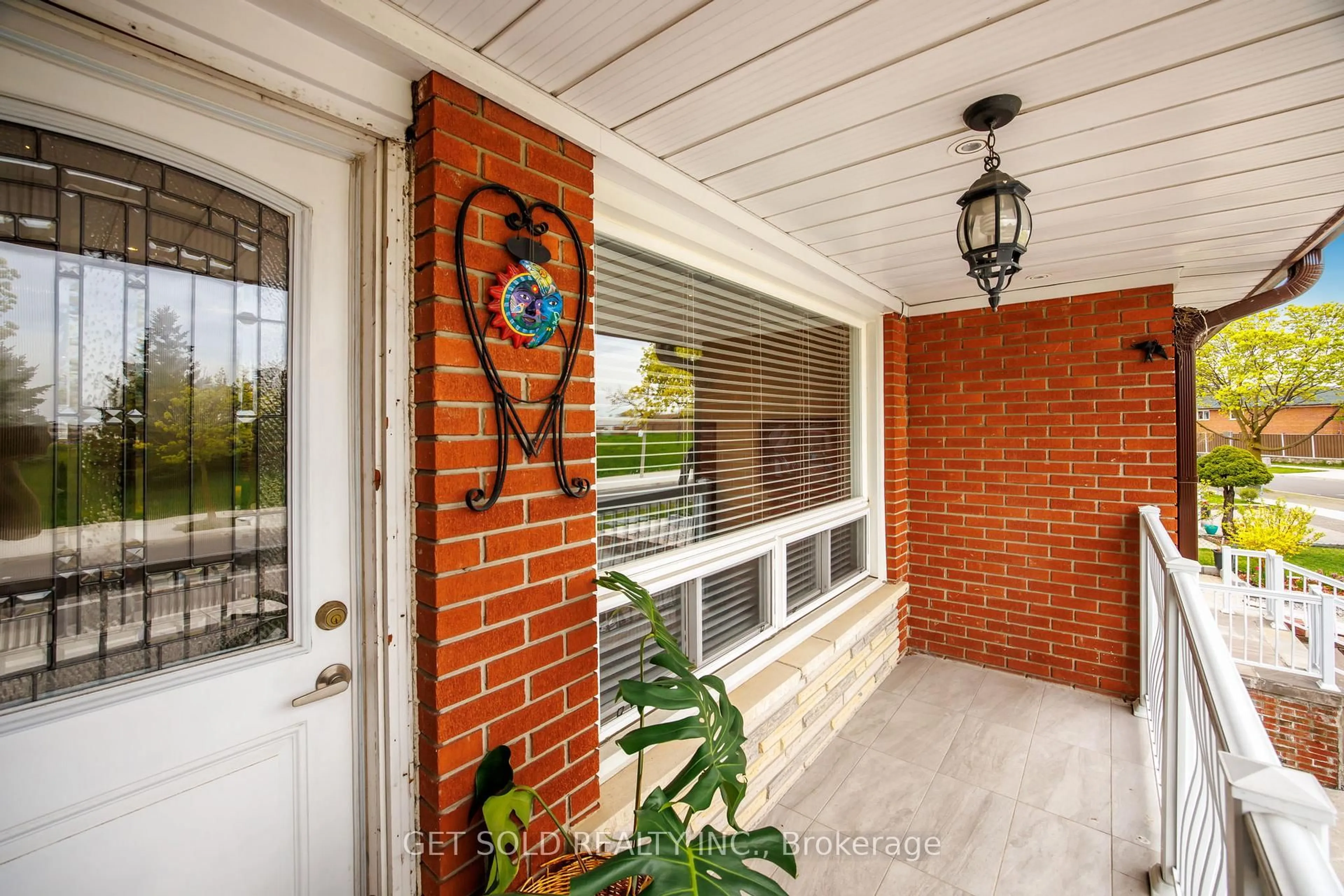 Indoor entryway for 238 Firgrove Cres, Toronto Ontario M3N 1K8