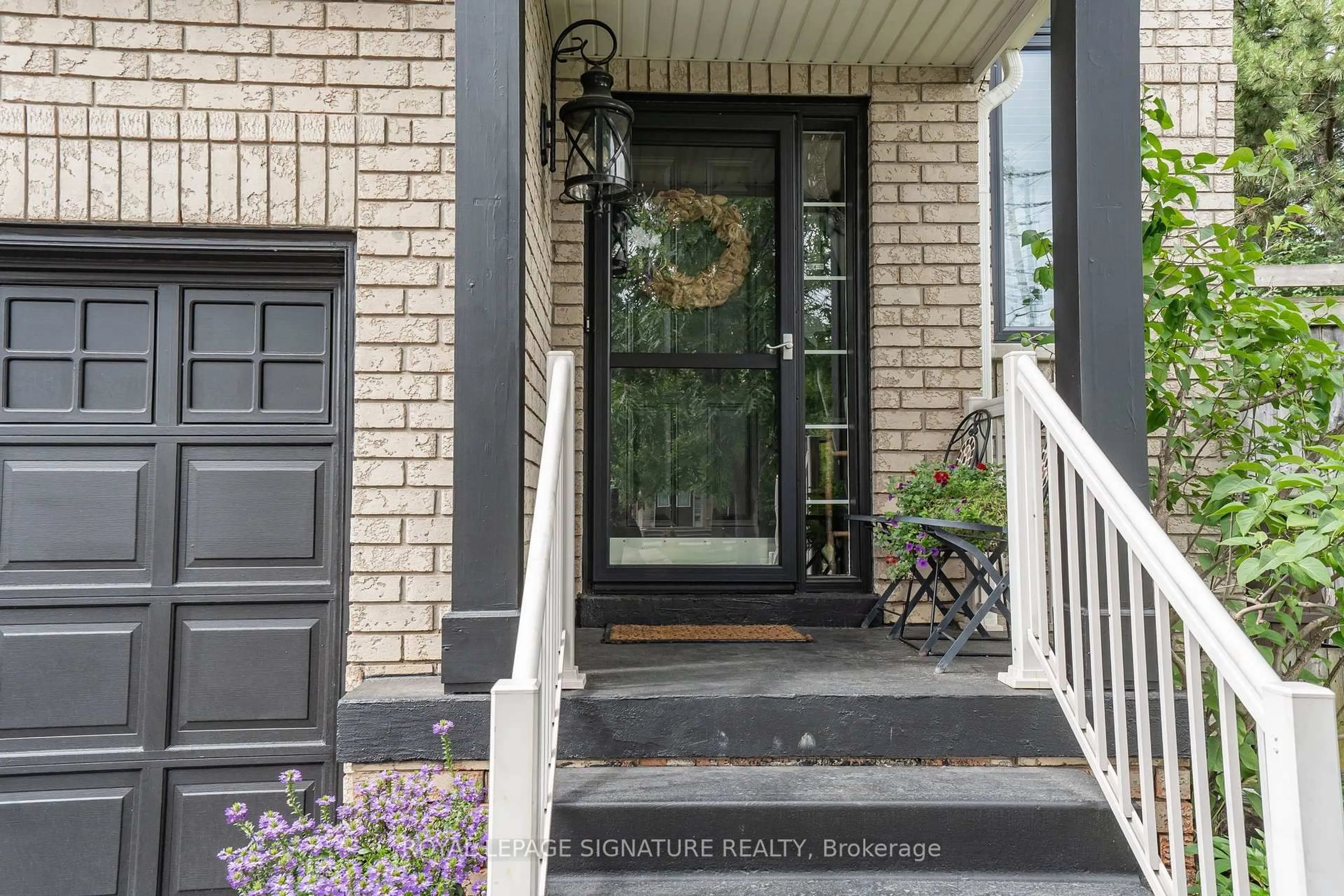 Indoor entryway for 348 Edenbrook Hill Dr, Brampton Ontario L7A 2K9