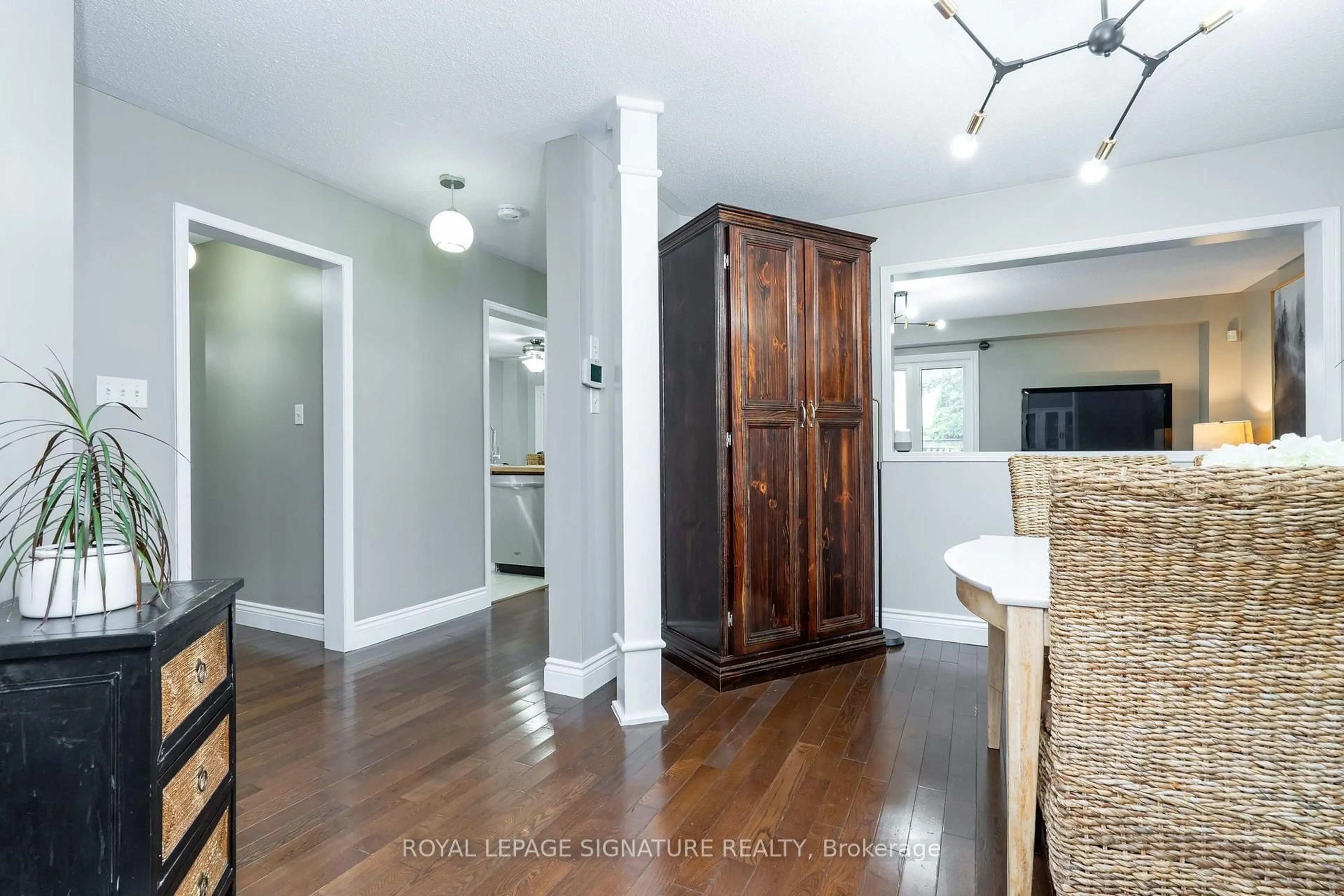 Open concept kitchen, unknown for 348 Edenbrook Hill Dr, Brampton Ontario L7A 2K9