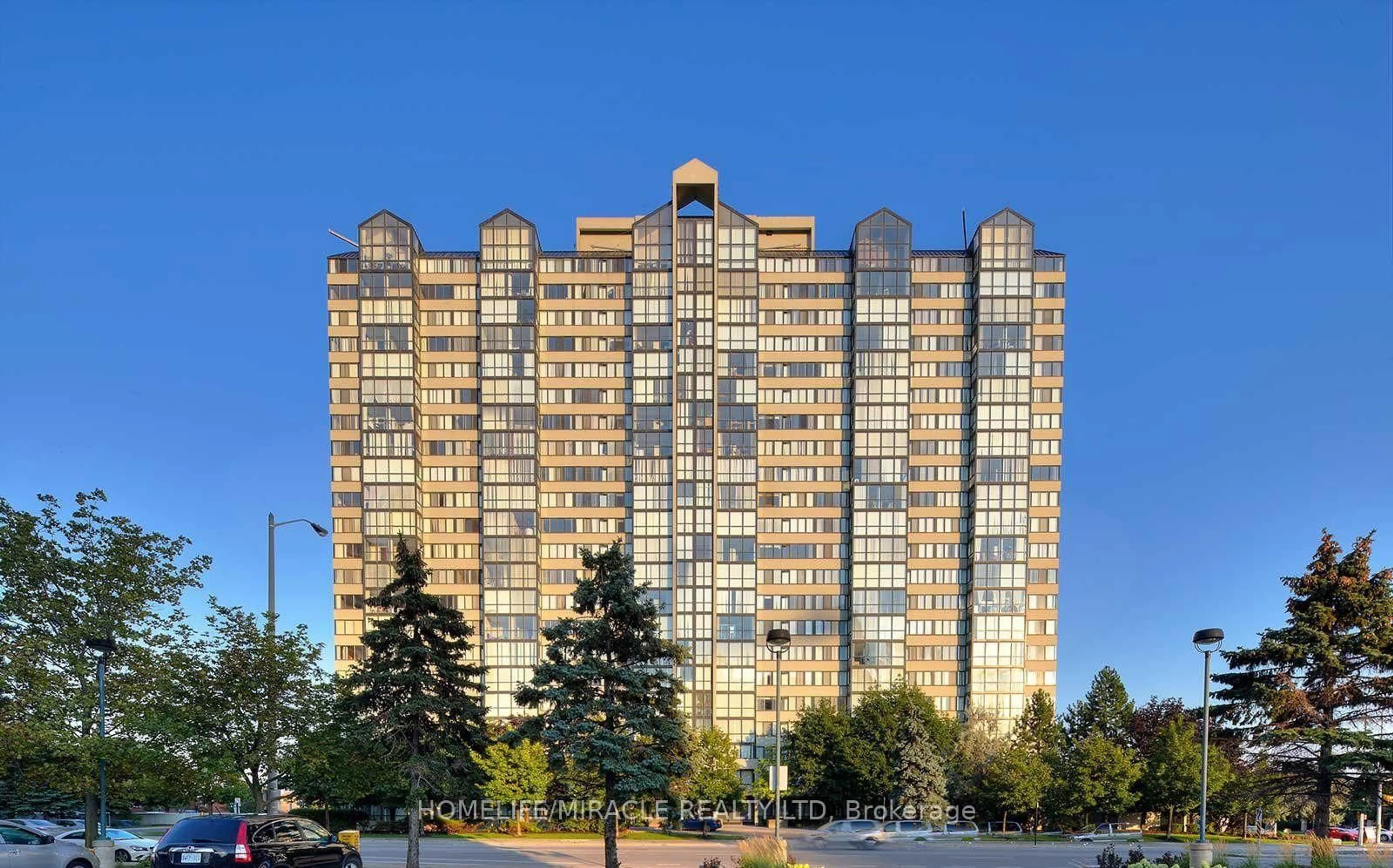 Unknown for 350 Webb Dr #112, Mississauga Ontario L5B 3W4