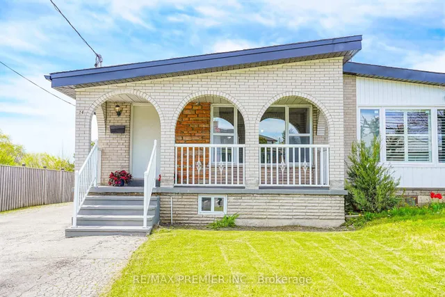 14 Yatescastle Dr, Toronto 2