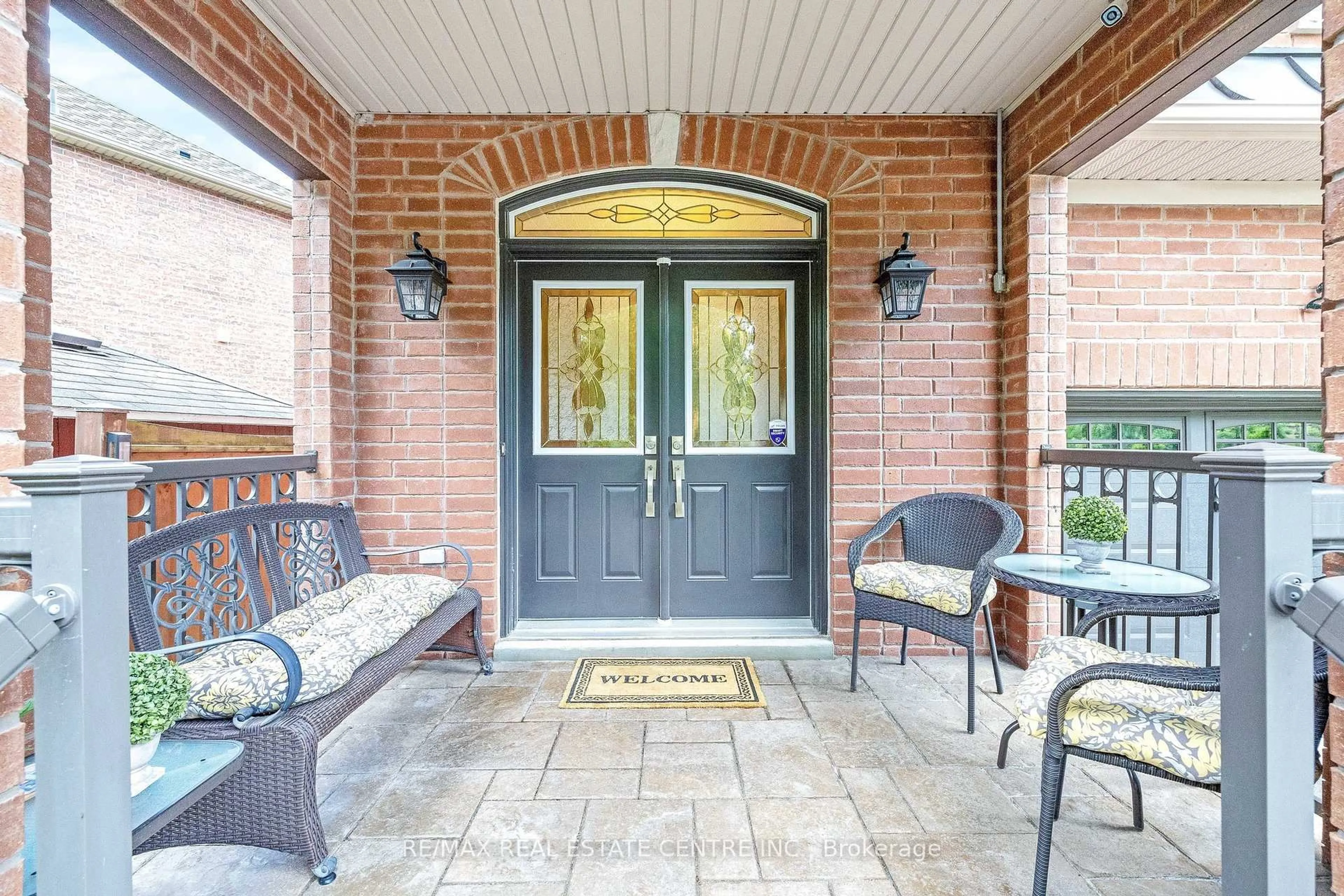 Indoor entryway for 241 Duff Cres, Milton Ontario L9T 0W7