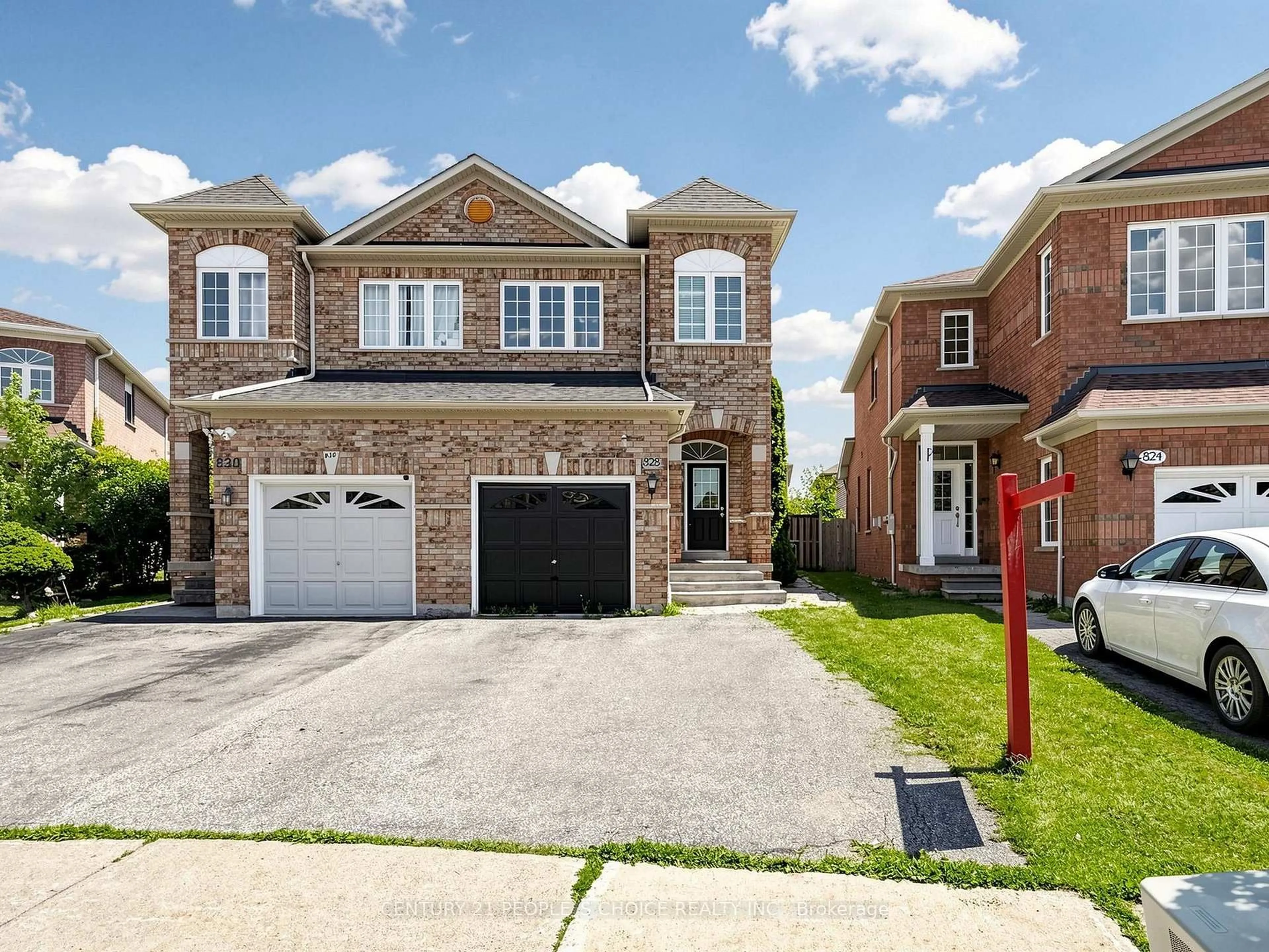 Home with brick exterior material, street for 828 Khan Cres, Mississauga Ontario L5V 2R4