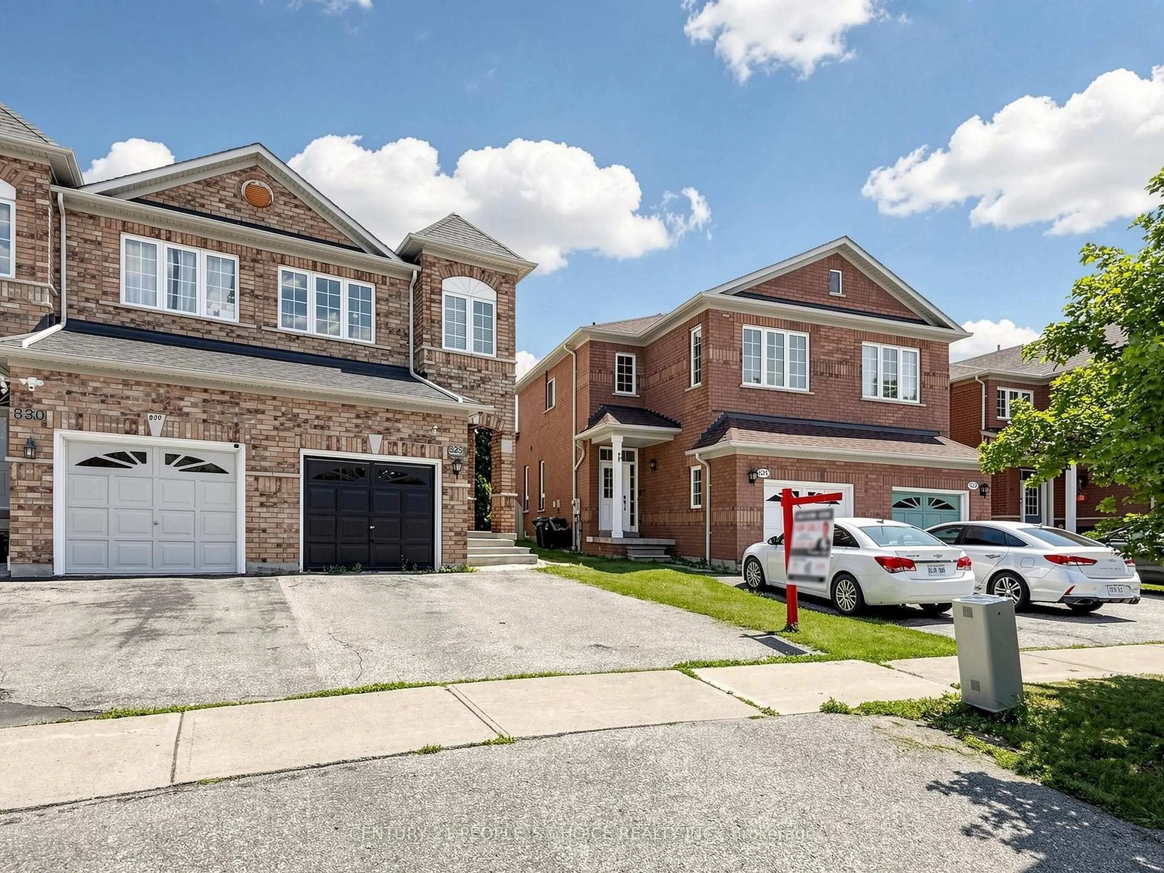 Home with brick exterior material, street for 828 Khan Cres, Mississauga Ontario L5V 2R4