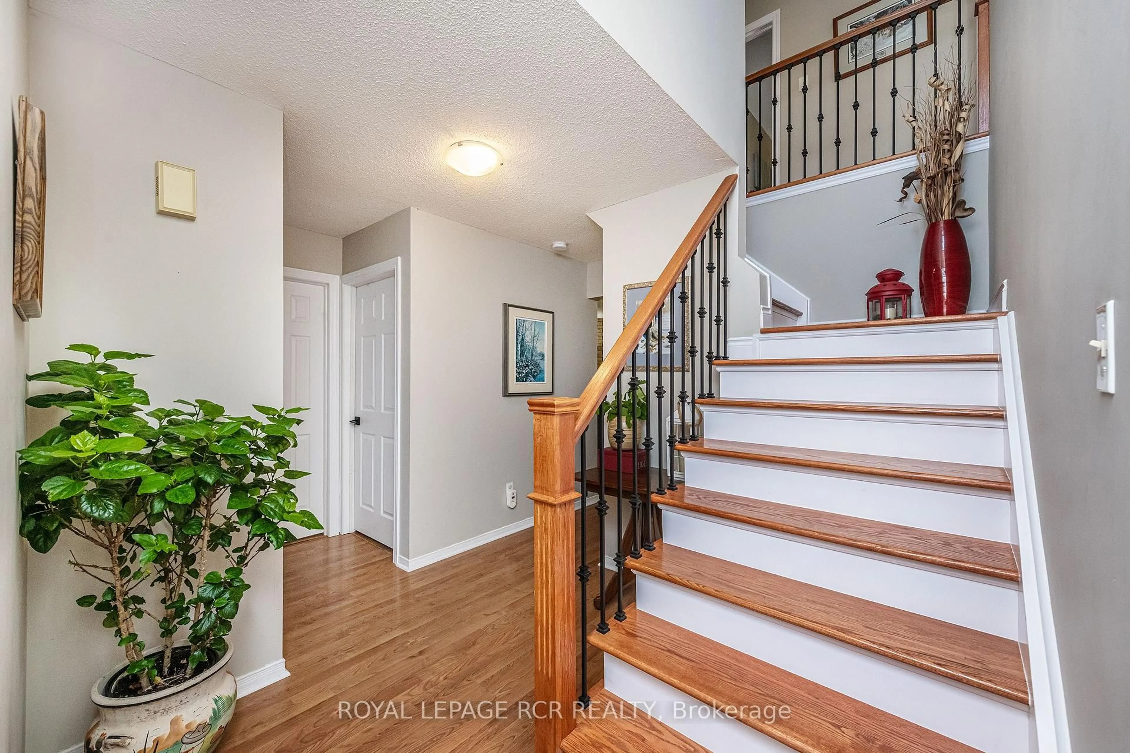 Indoor entryway for 194 Lisa Marie Dr, Orangeville Ontario L9W 4P7