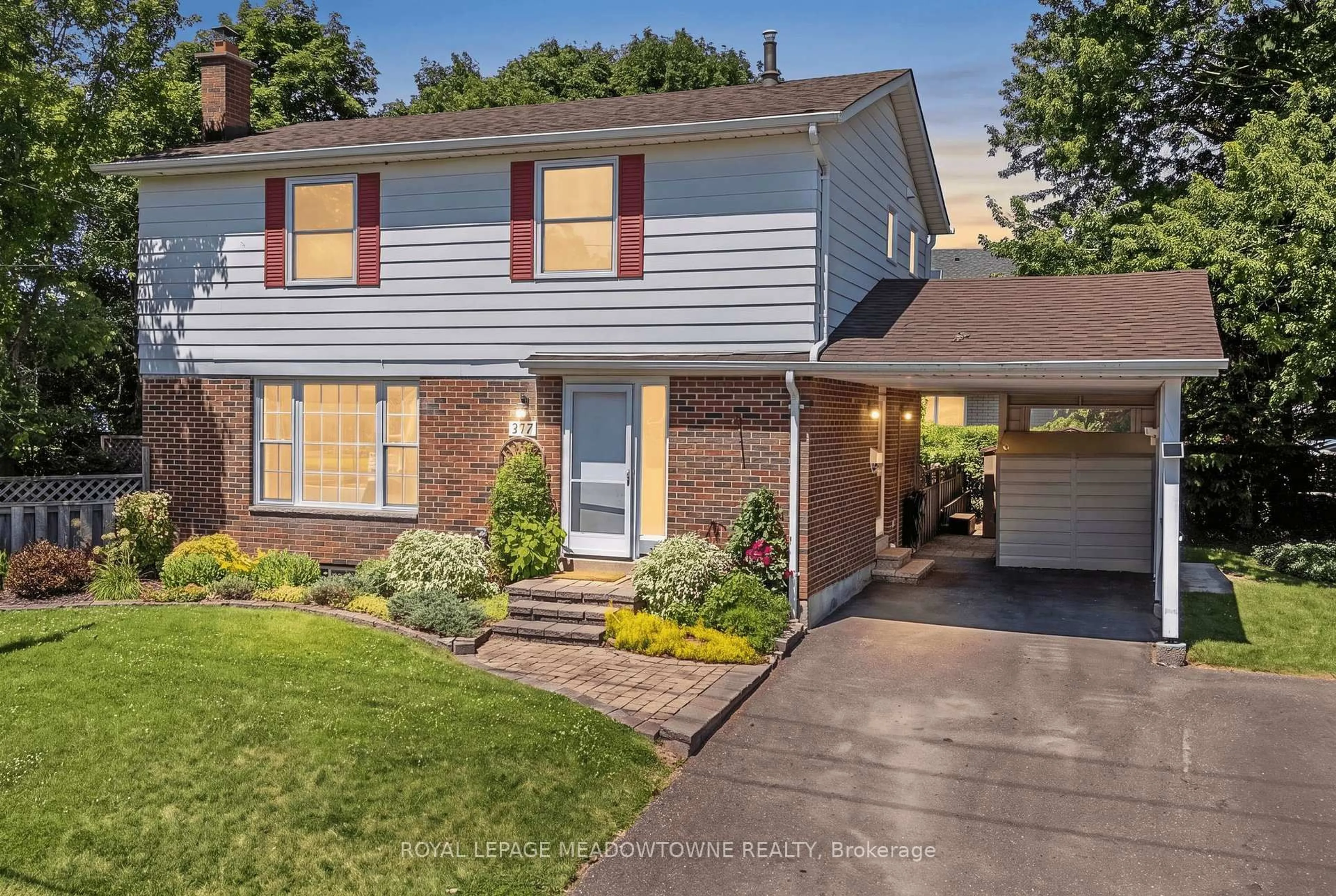 Home with vinyl exterior material, street for 377 Delrex Blvd, Halton Hills Ontario L7G 4H6